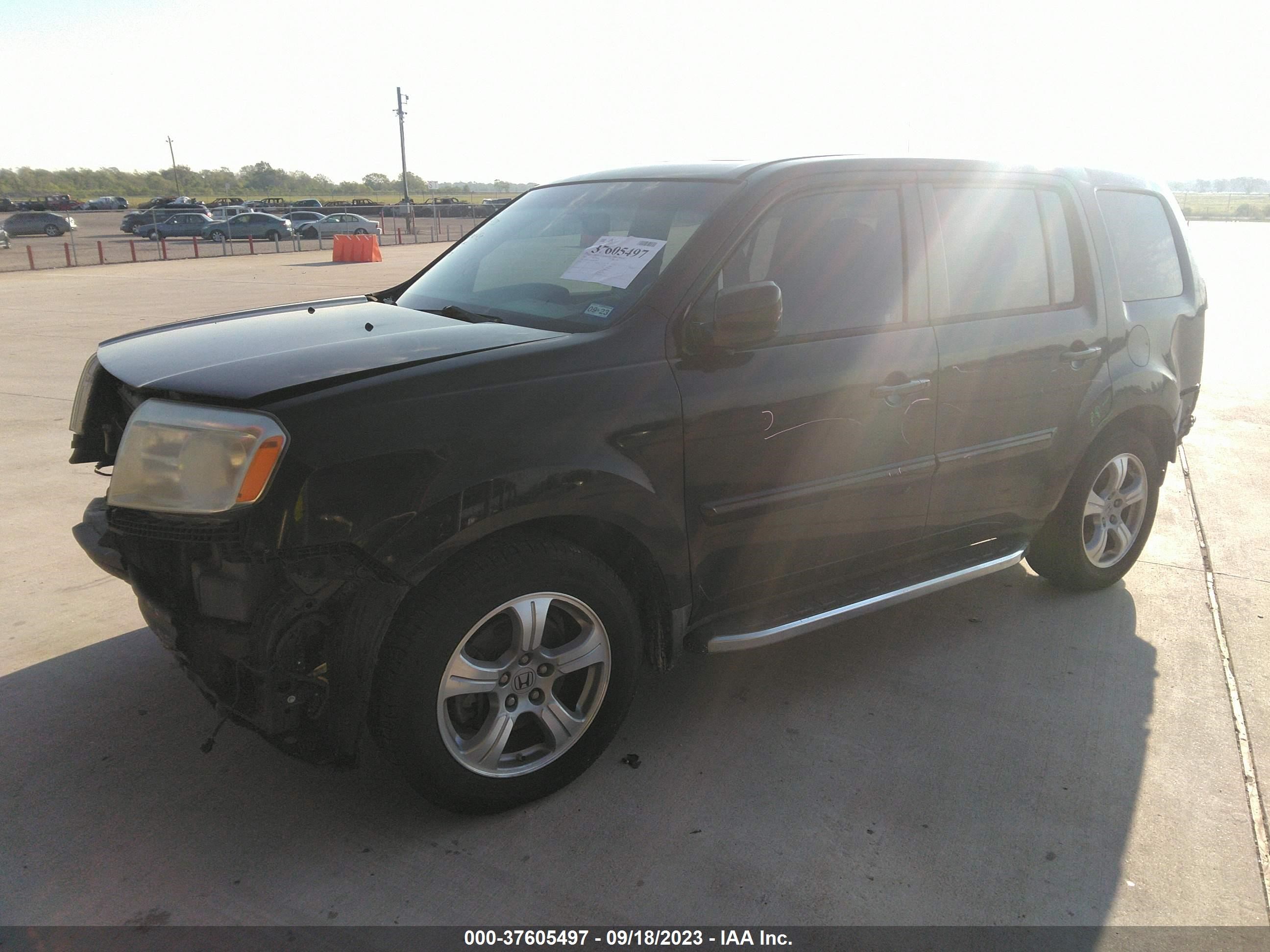 Photo 1 VIN: 5FNYF3H58DB031880 - HONDA PILOT 