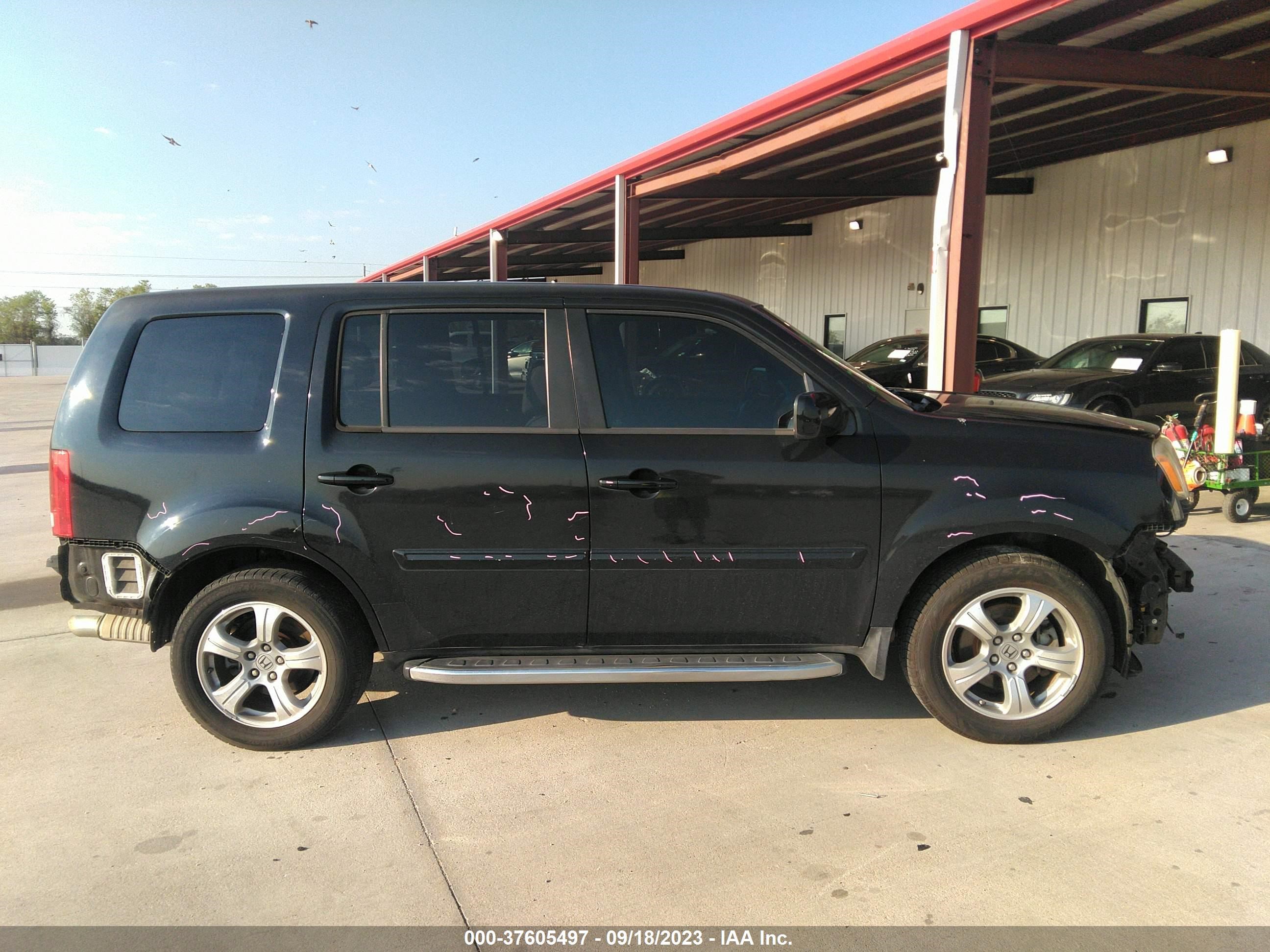 Photo 12 VIN: 5FNYF3H58DB031880 - HONDA PILOT 