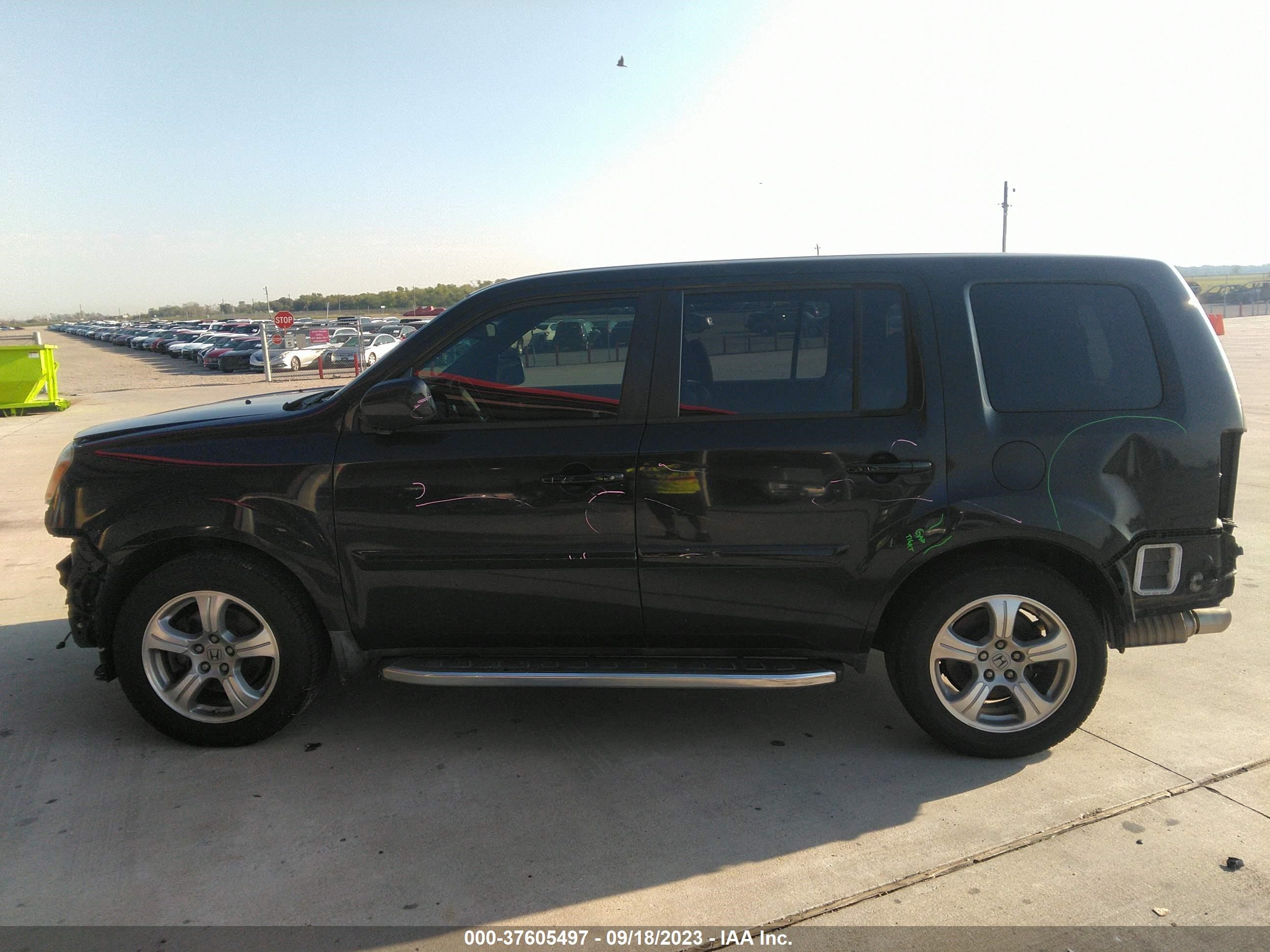 Photo 13 VIN: 5FNYF3H58DB031880 - HONDA PILOT 