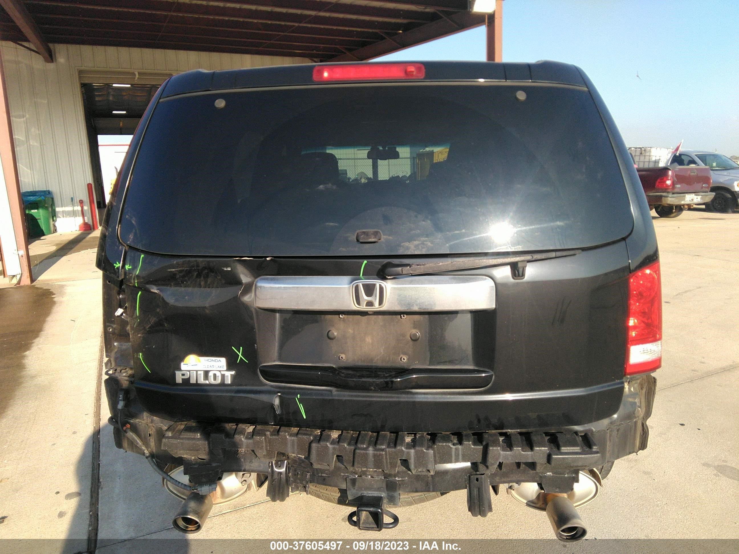 Photo 15 VIN: 5FNYF3H58DB031880 - HONDA PILOT 