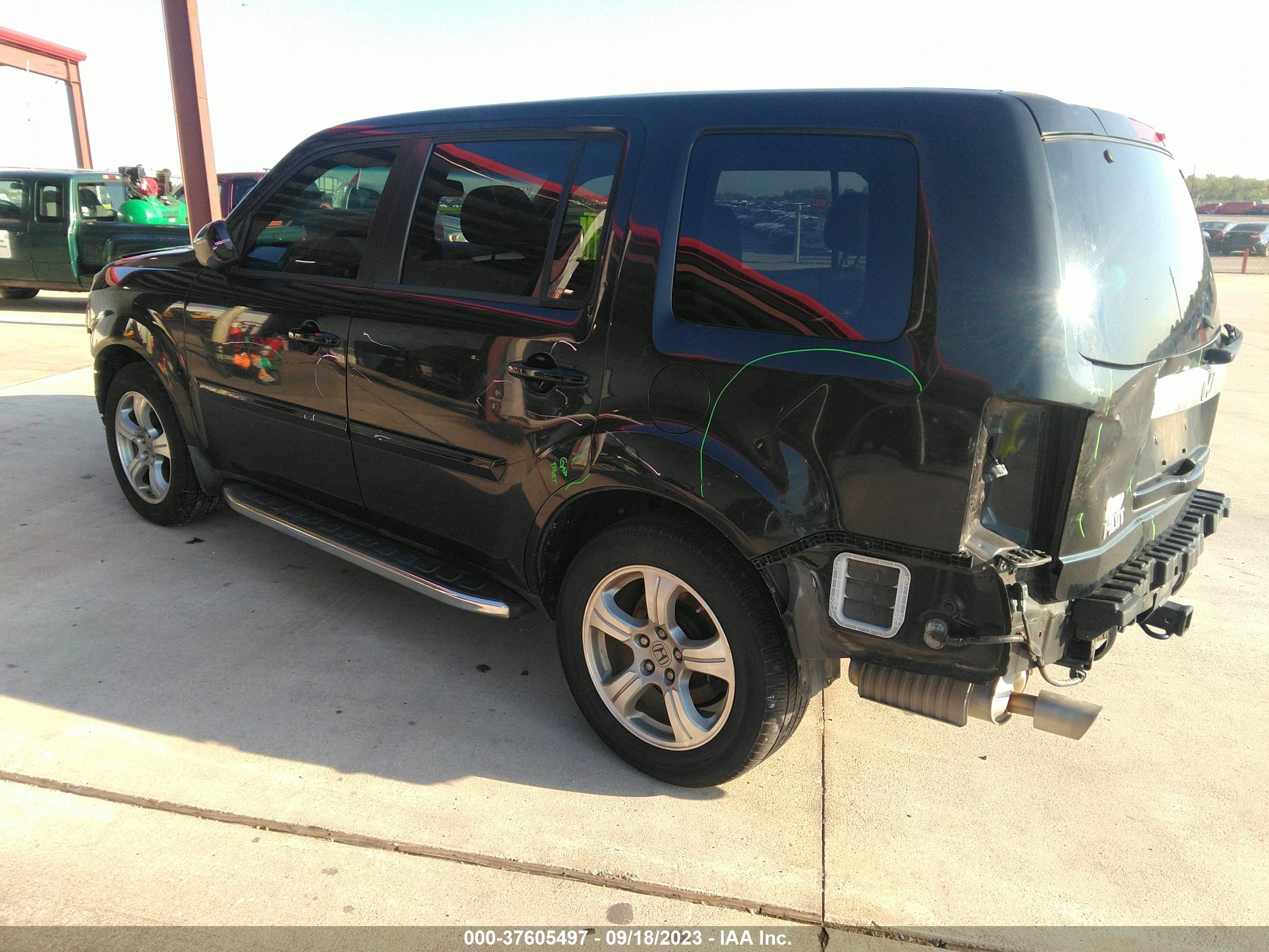 Photo 2 VIN: 5FNYF3H58DB031880 - HONDA PILOT 