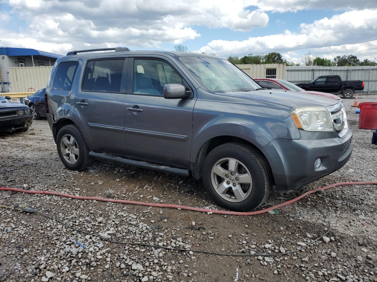 Photo 3 VIN: 5FNYF3H5XBB057216 - HONDA PILOT 