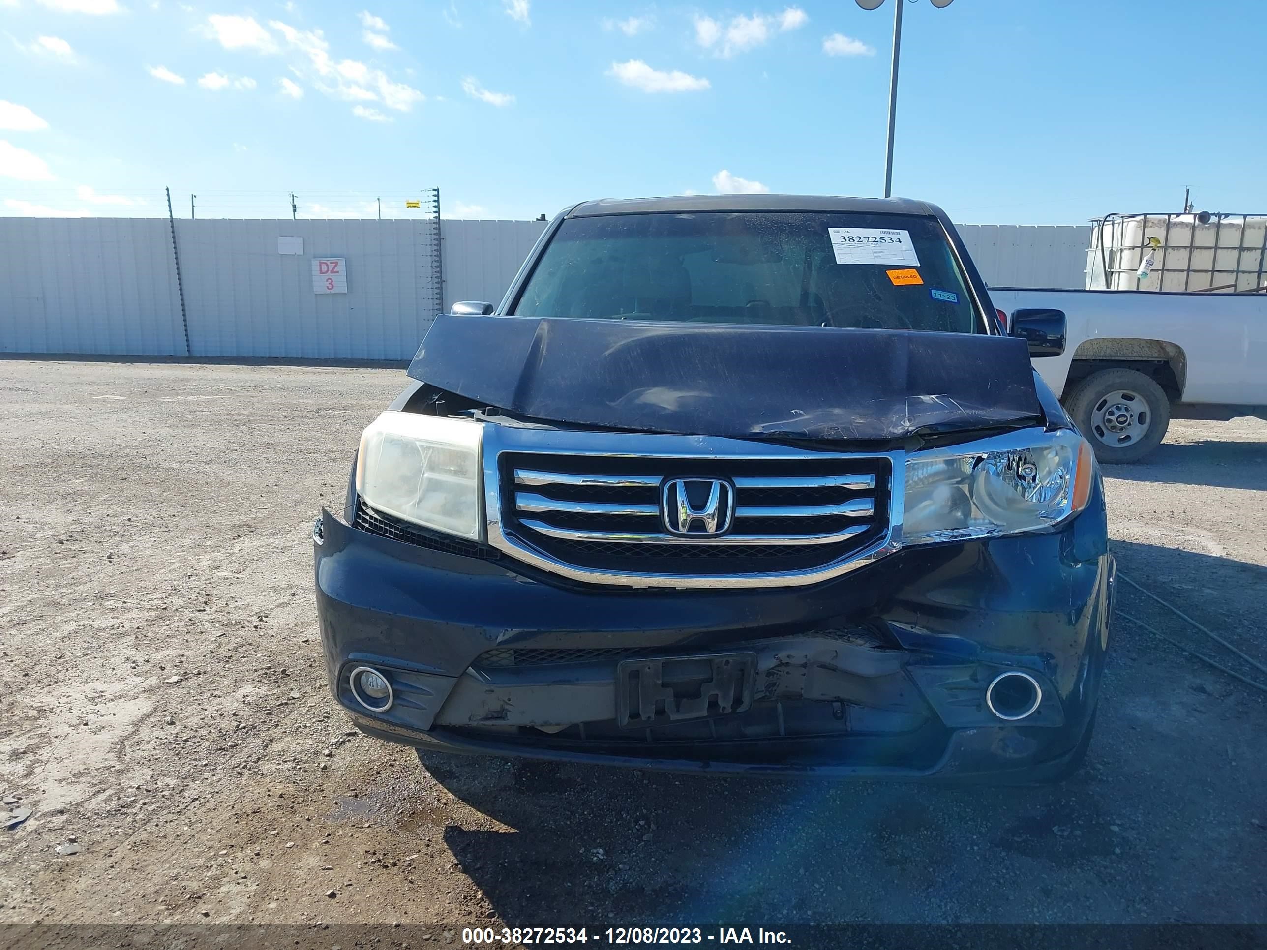 Photo 11 VIN: 5FNYF3H5XCB027862 - HONDA PILOT 