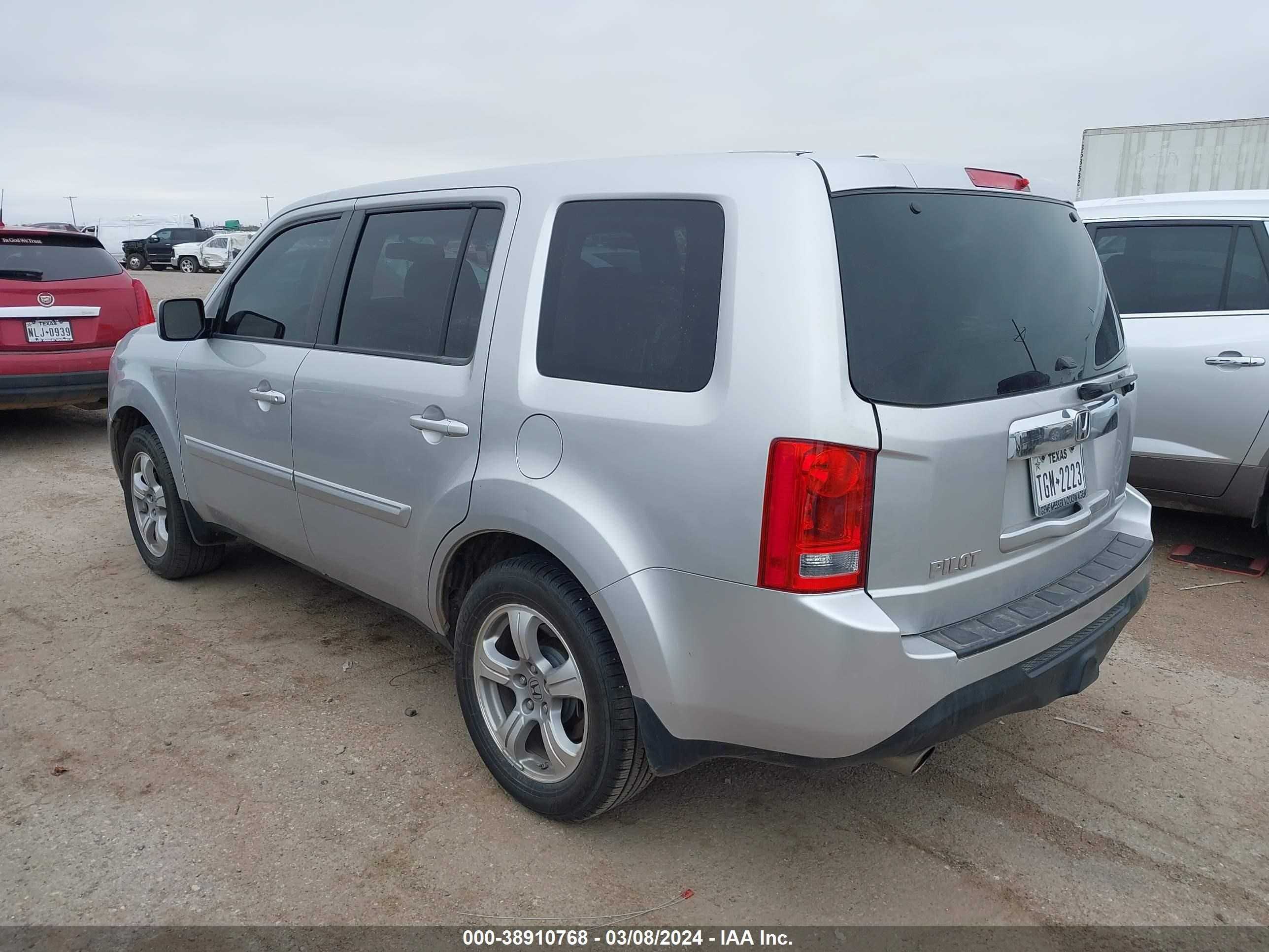 Photo 7 VIN: 5FNYF3H5XDB002686 - HONDA PILOT 