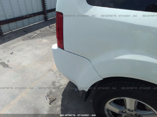 Photo 5 VIN: 5FNYF3H64AB005717 - HONDA PILOT 