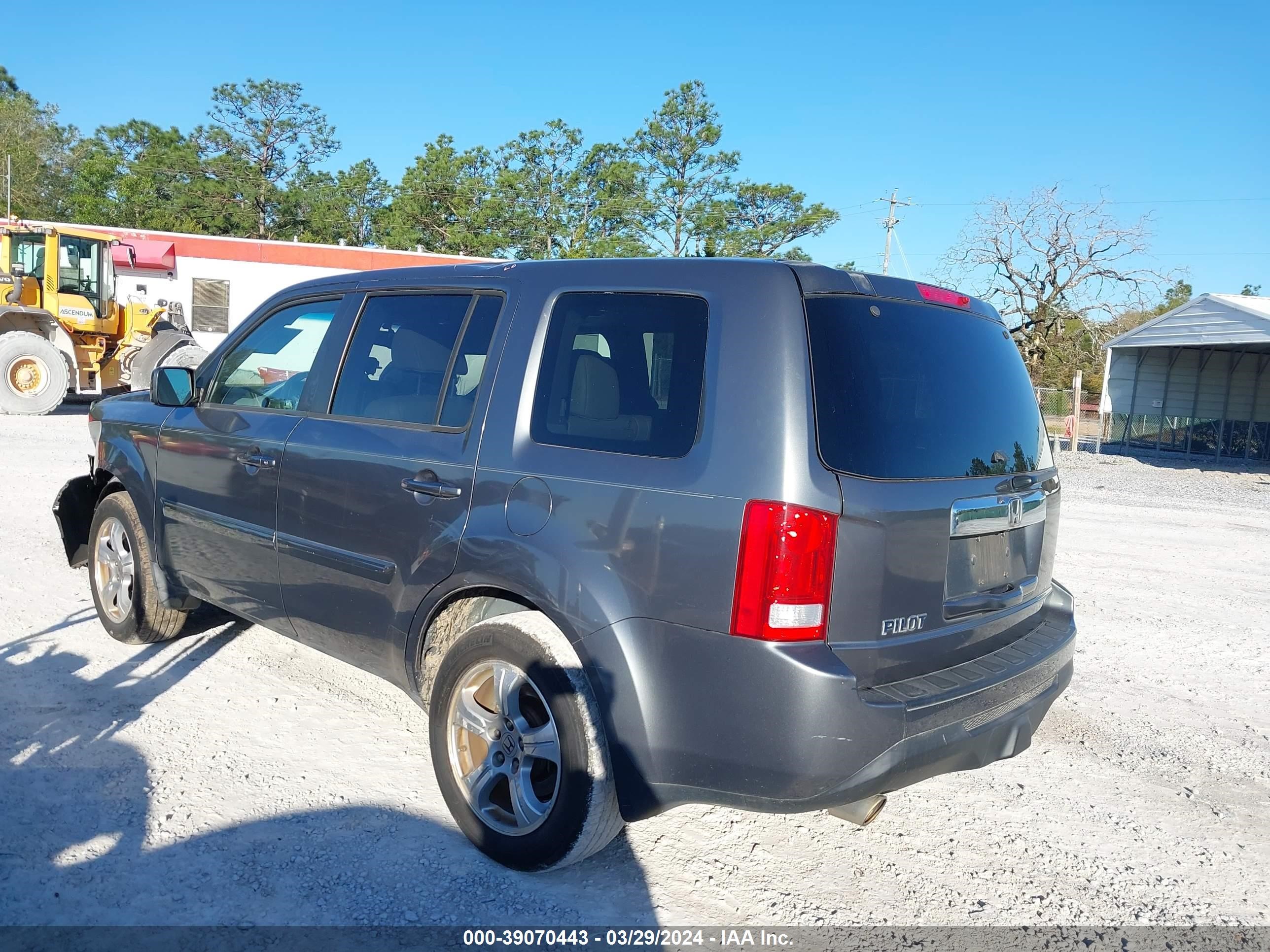 Photo 2 VIN: 5FNYF3H68CB003939 - HONDA PILOT 