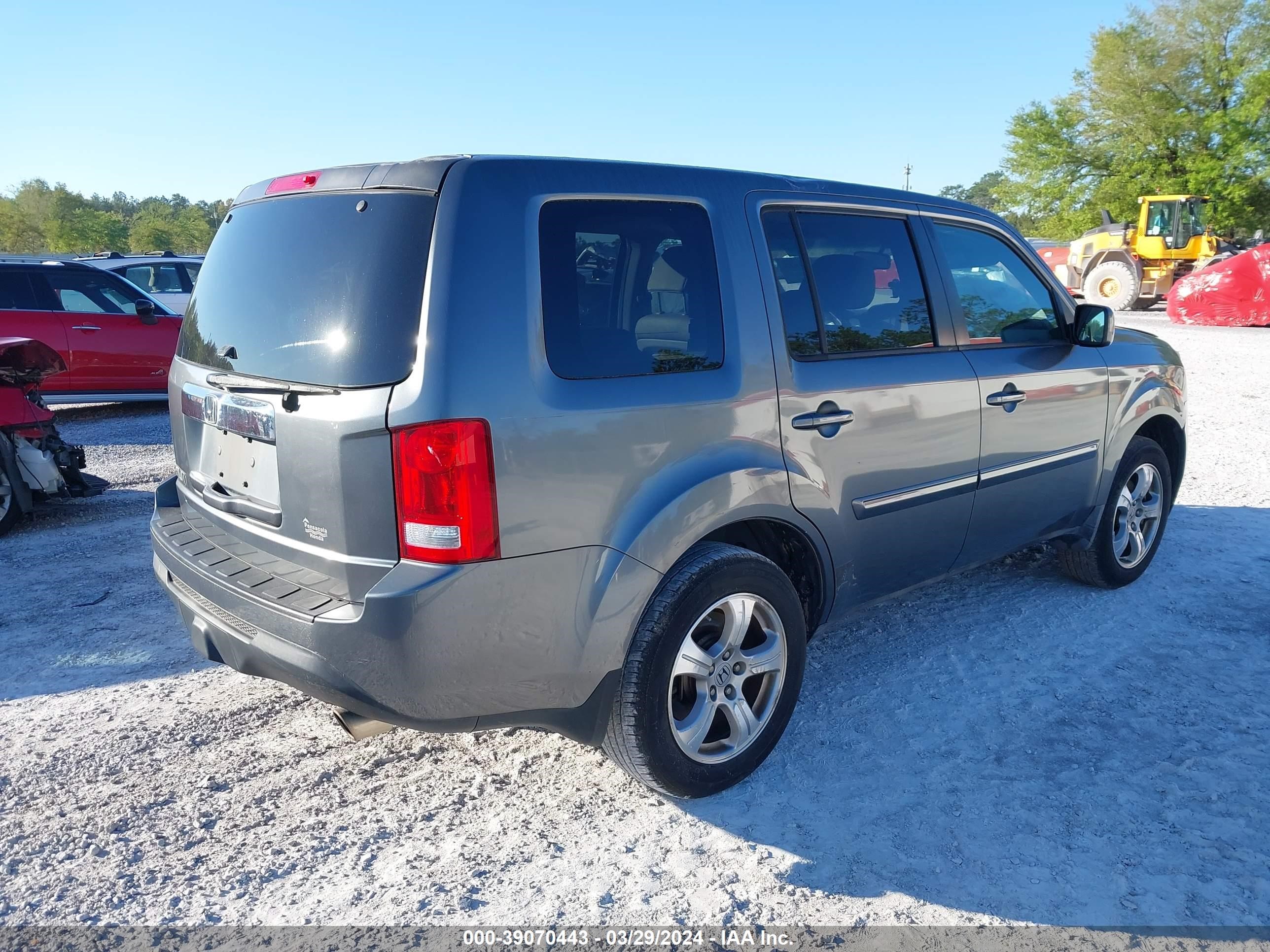 Photo 3 VIN: 5FNYF3H68CB003939 - HONDA PILOT 