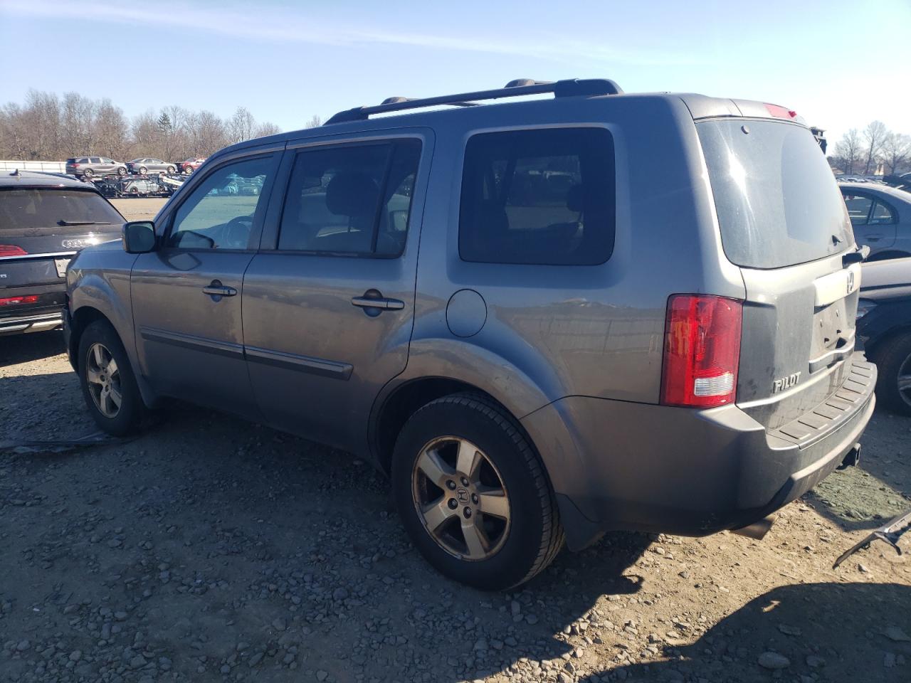 Photo 1 VIN: 5FNYF3H6XBB038562 - HONDA PILOT 