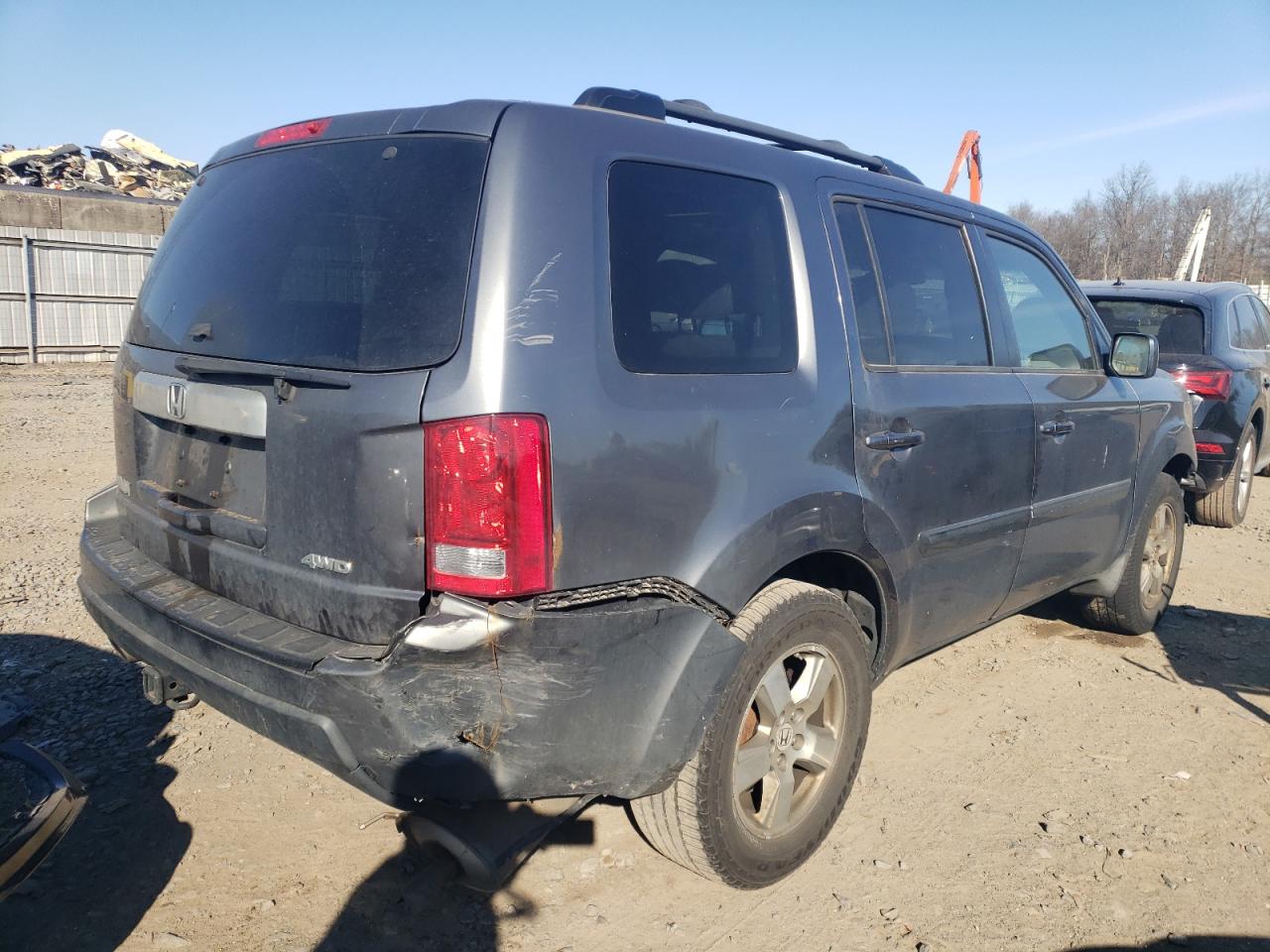 Photo 2 VIN: 5FNYF3H6XBB038562 - HONDA PILOT 