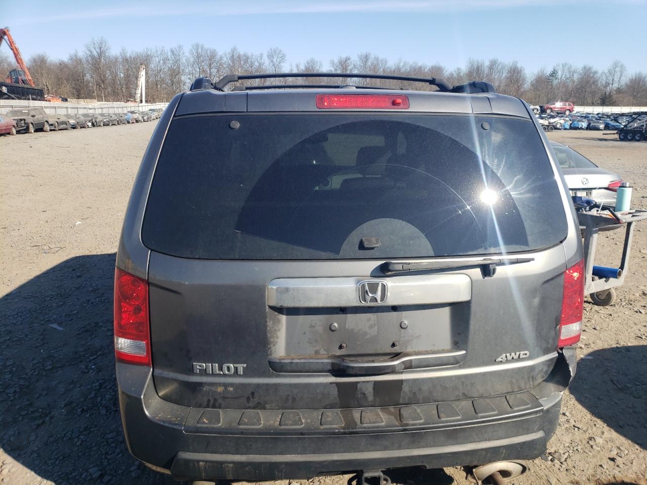 Photo 5 VIN: 5FNYF3H6XBB038562 - HONDA PILOT 