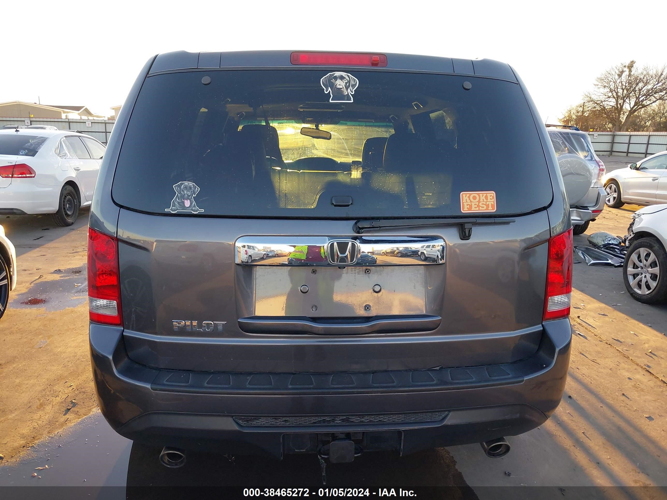 Photo 16 VIN: 5FNYF3H6XFB012582 - HONDA PILOT 