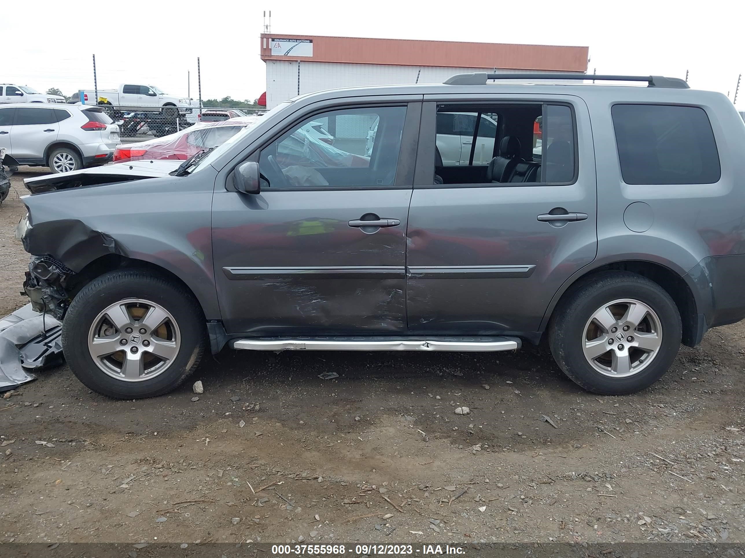 Photo 14 VIN: 5FNYF3H75BB026392 - HONDA PILOT 