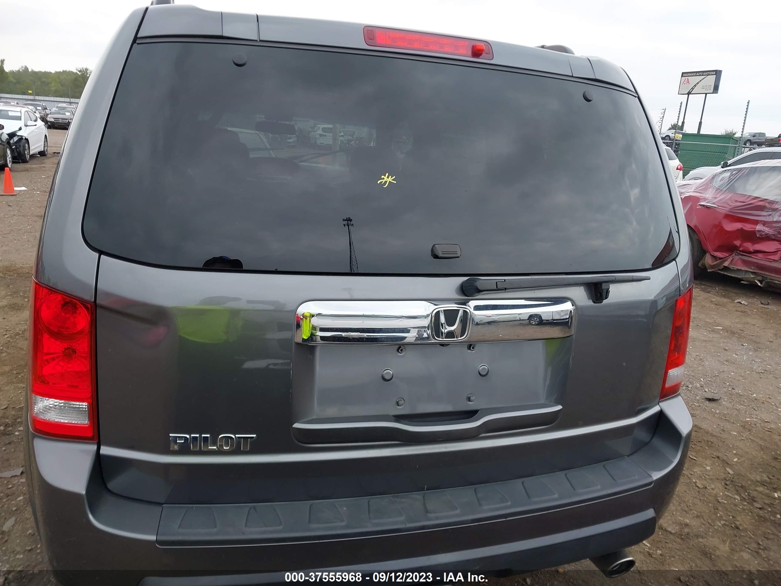 Photo 16 VIN: 5FNYF3H75BB026392 - HONDA PILOT 