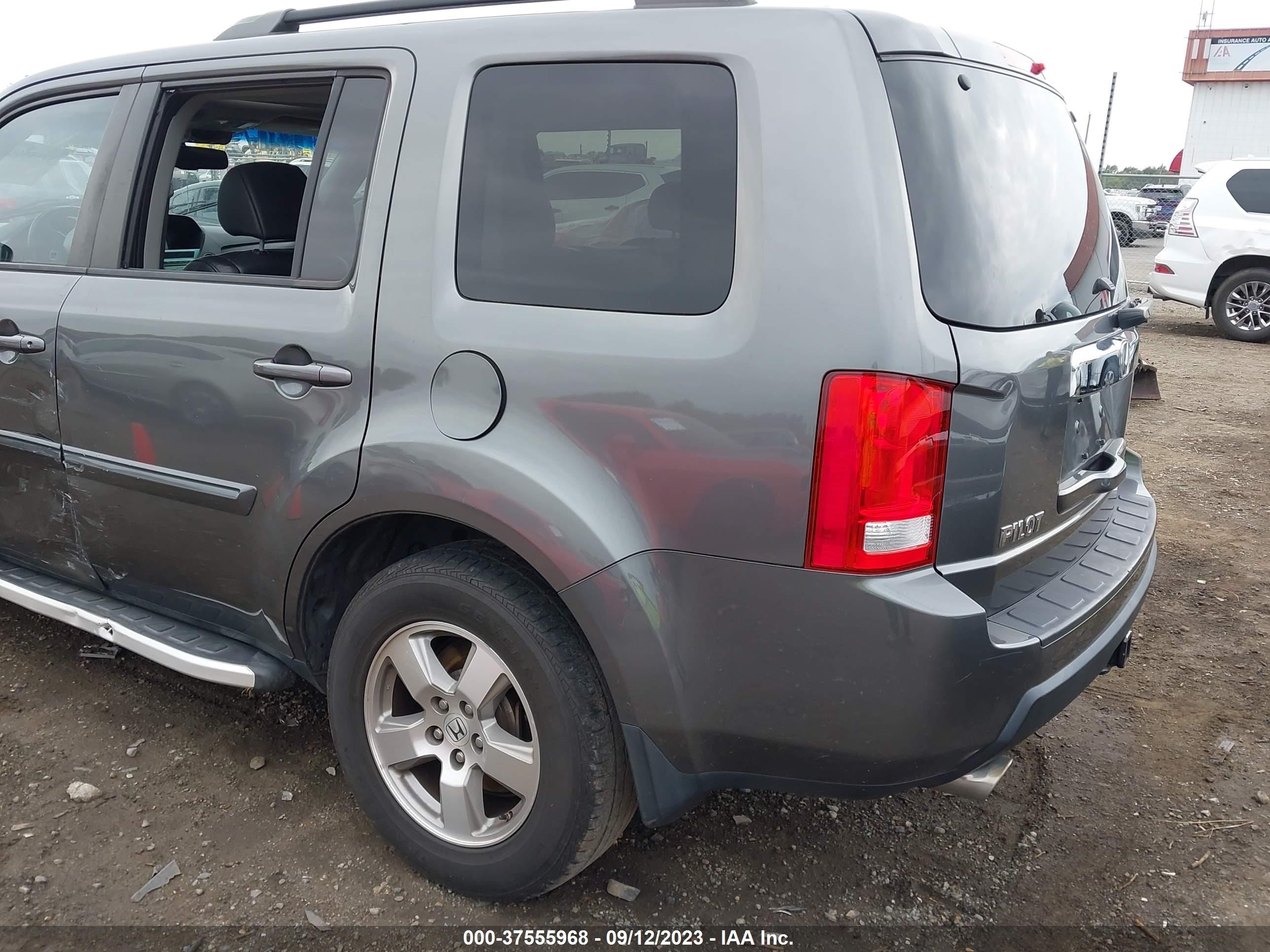 Photo 2 VIN: 5FNYF3H75BB026392 - HONDA PILOT 