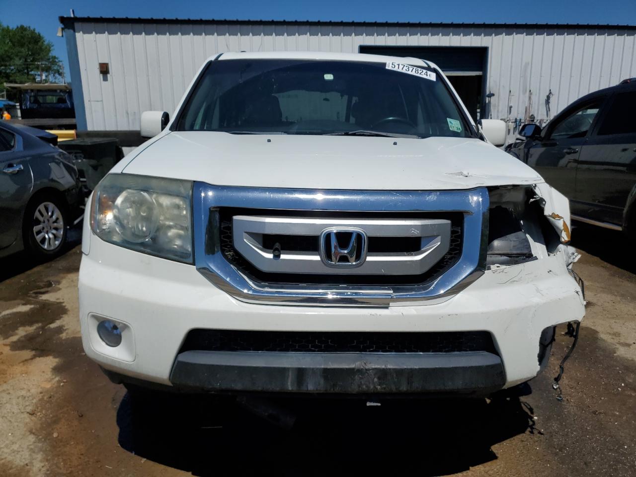 Photo 4 VIN: 5FNYF3H7XBB005229 - HONDA PILOT 