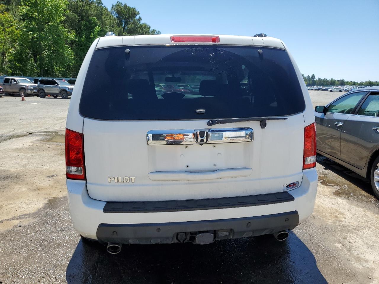 Photo 5 VIN: 5FNYF3H7XBB005229 - HONDA PILOT 