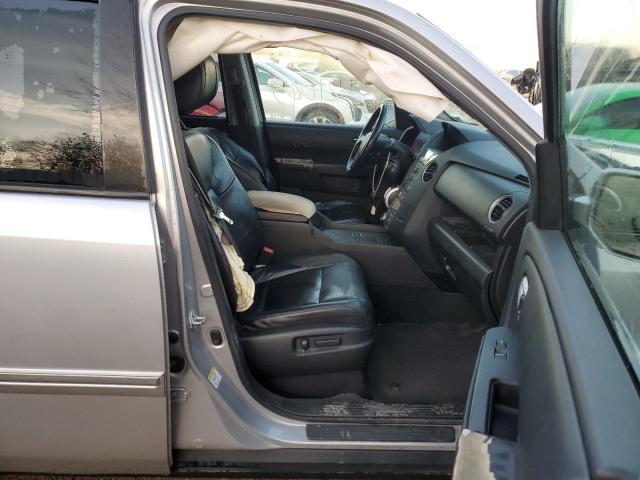 Photo 10 VIN: 5FNYF3H89AB004175 - HONDA PILOT TOUR 