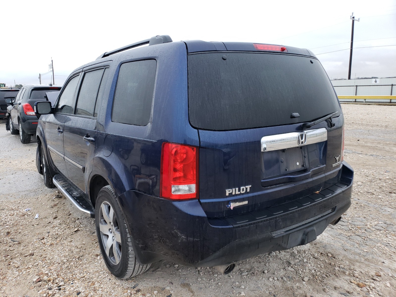 Photo 2 VIN: 5FNYF3H90DB021914 - HONDA PILOT TOUR 