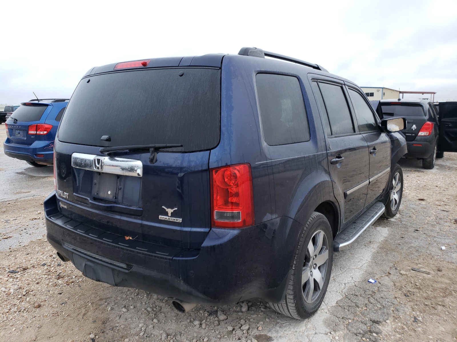 Photo 3 VIN: 5FNYF3H90DB021914 - HONDA PILOT TOUR 