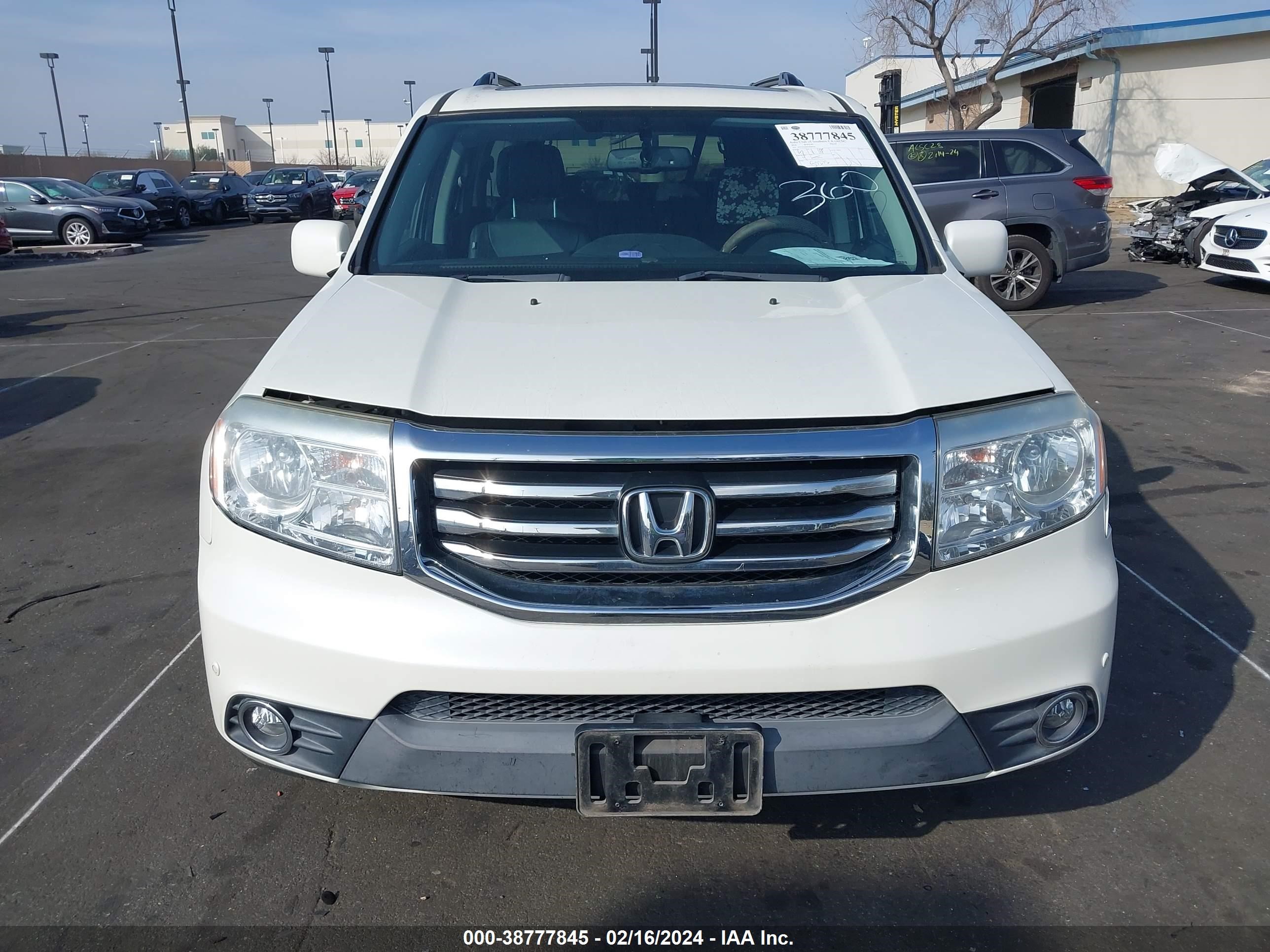 Photo 11 VIN: 5FNYF3H90EB028265 - HONDA PILOT 