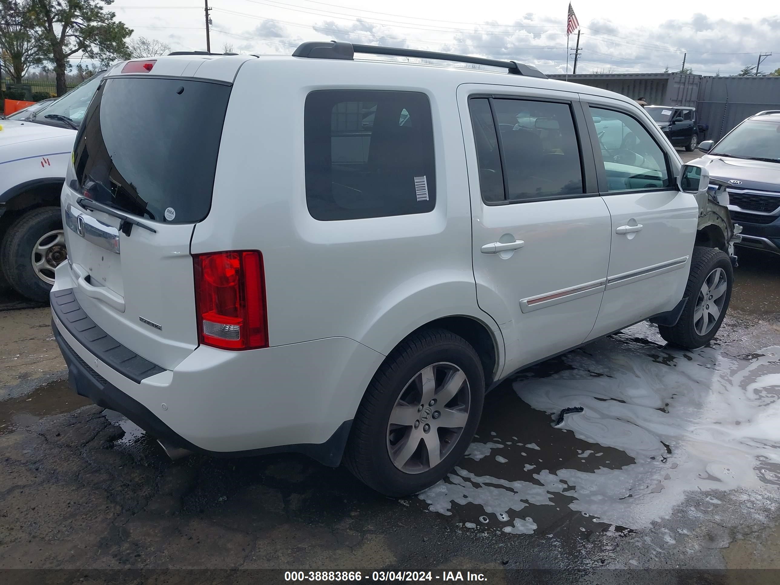 Photo 3 VIN: 5FNYF3H90FB002105 - HONDA PILOT 