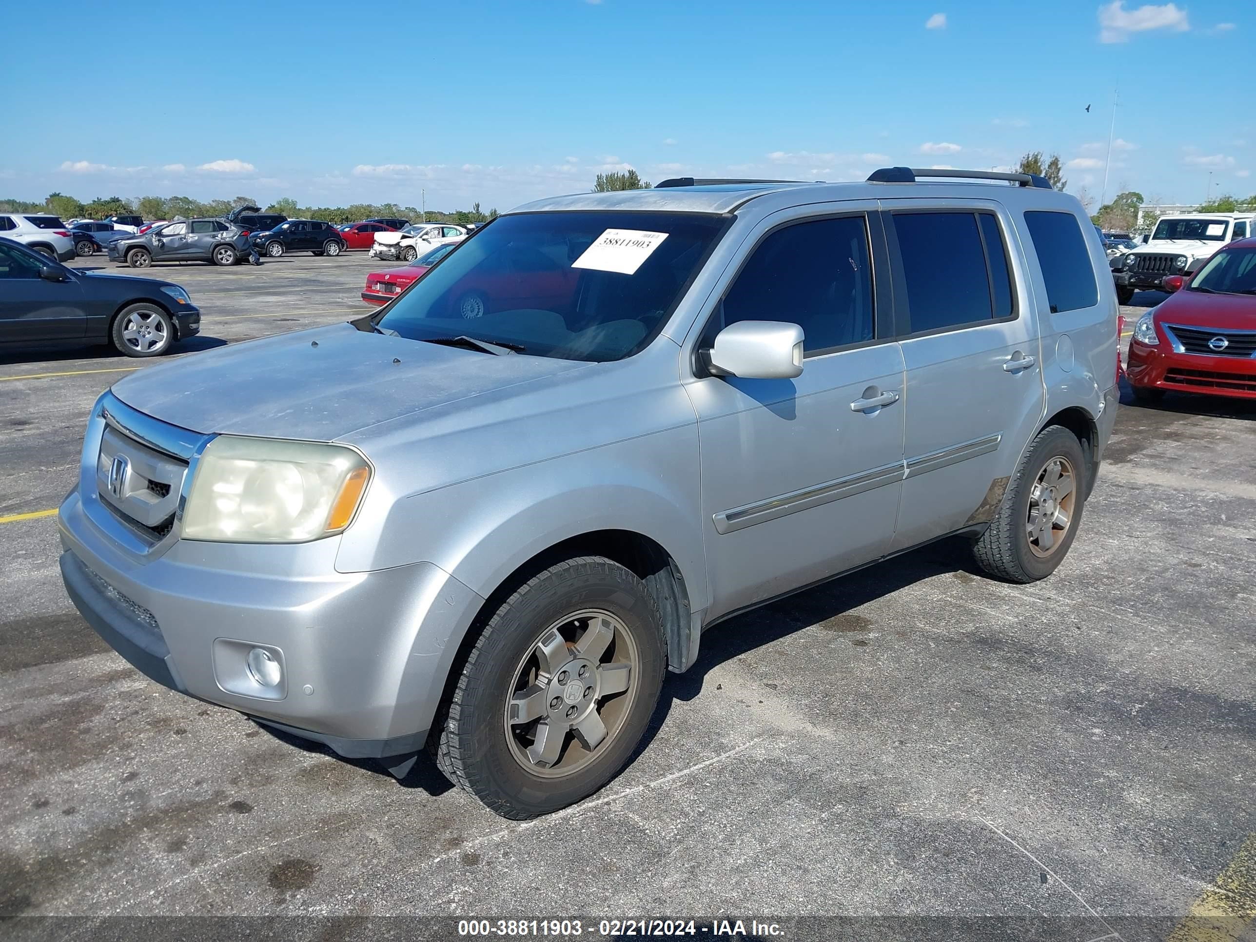 Photo 1 VIN: 5FNYF3H95AB005123 - HONDA PILOT 