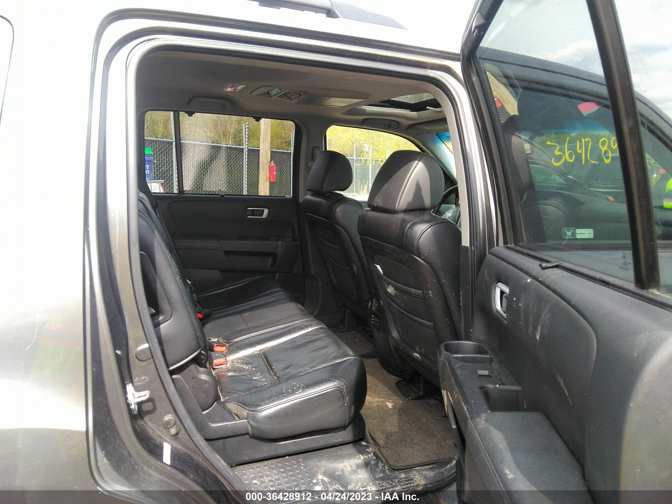 Photo 7 VIN: 5FNYF3H96BB031313 - HONDA PILOT 