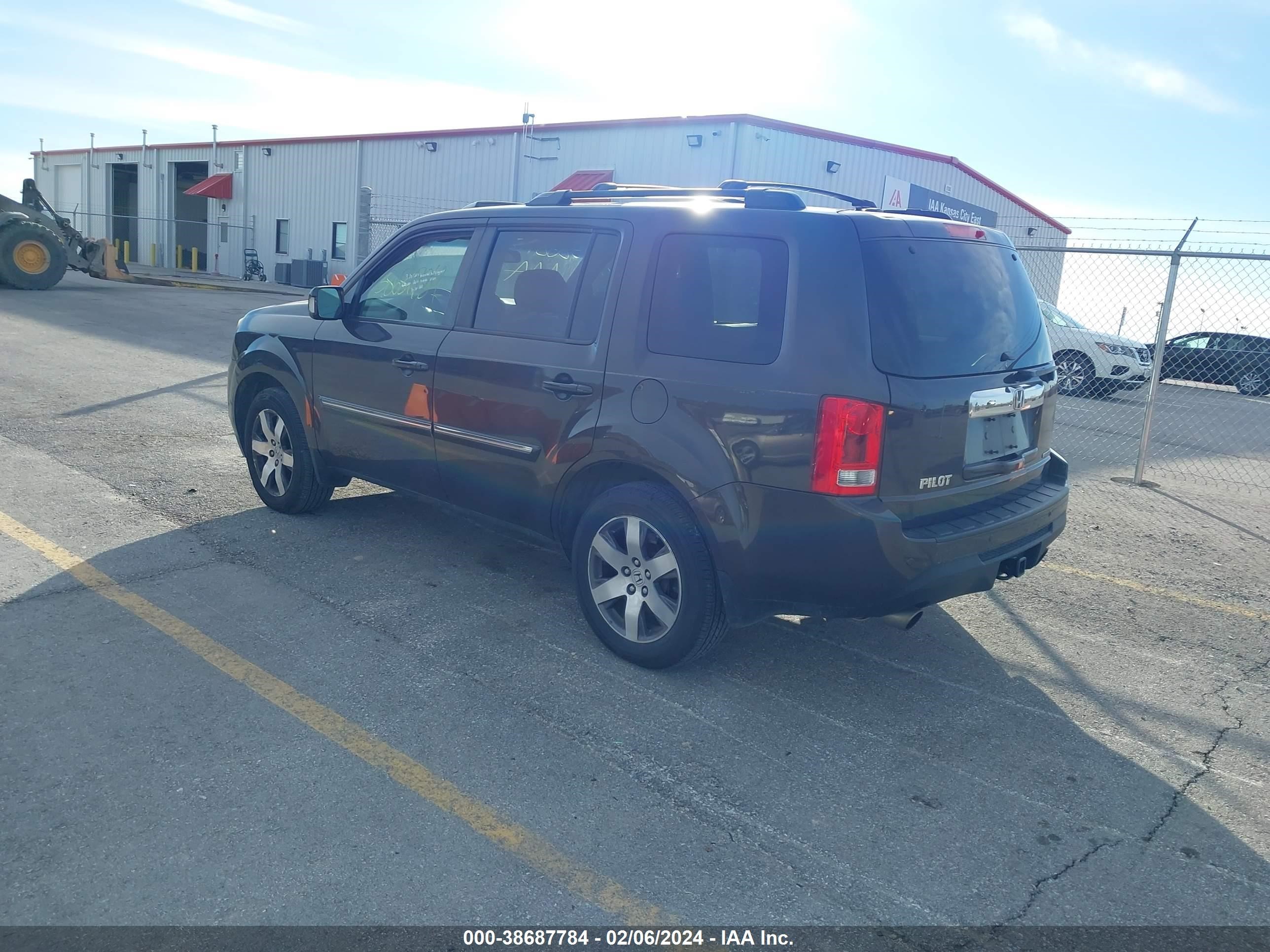 Photo 2 VIN: 5FNYF3H96EB006738 - HONDA PILOT 