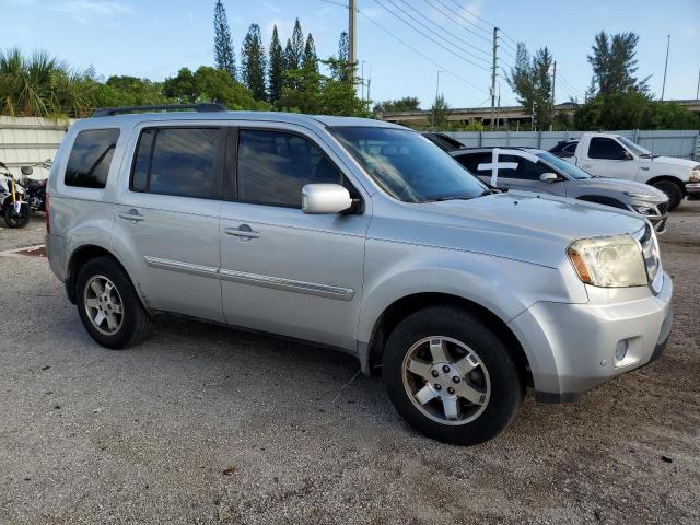 Photo 3 VIN: 5FNYF3H98AB007562 - HONDA PILOT TOUR 