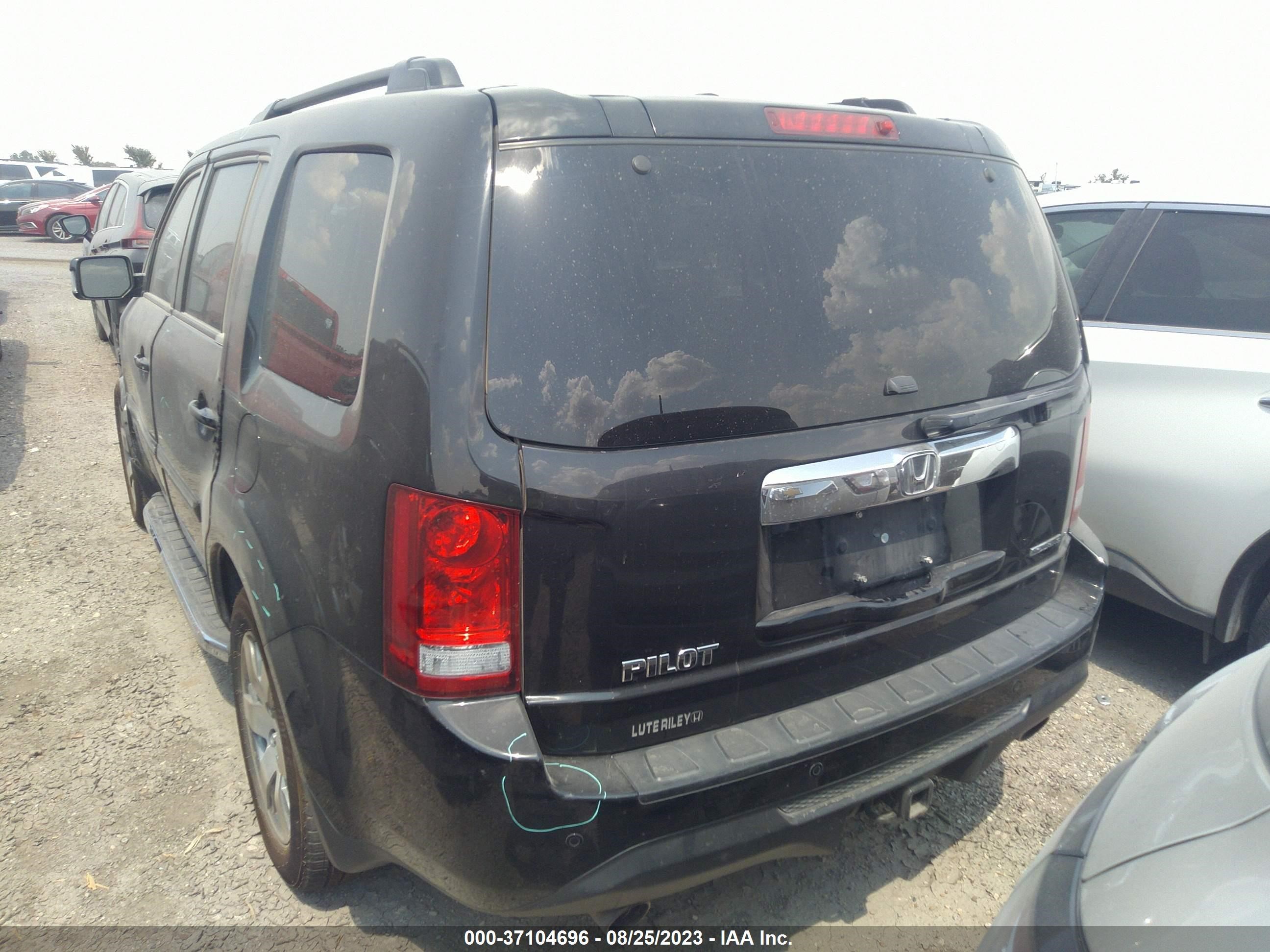 Photo 16 VIN: 5FNYF3H98DB035740 - HONDA PILOT 