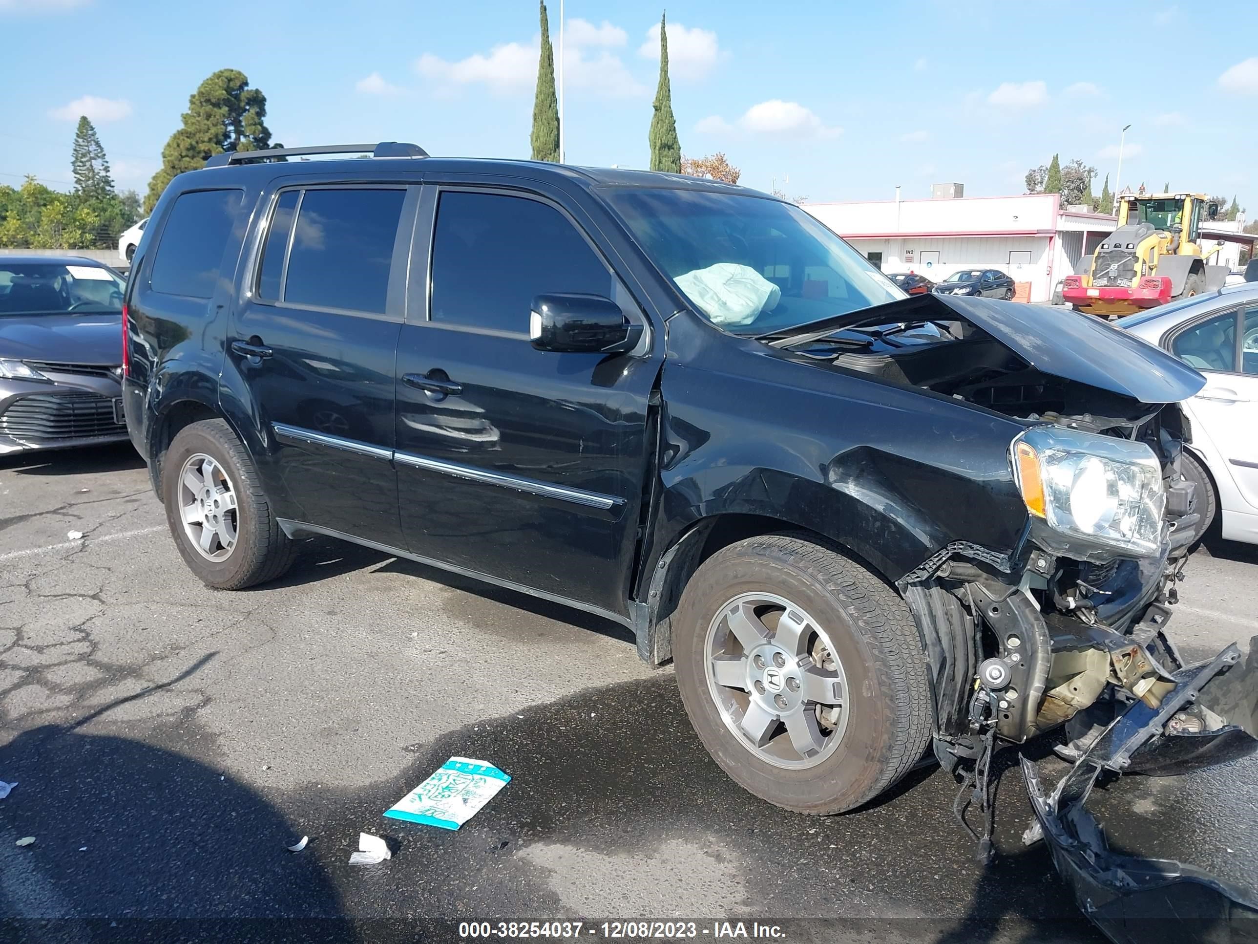 Photo 0 VIN: 5FNYF3H9XBB010755 - HONDA PILOT 