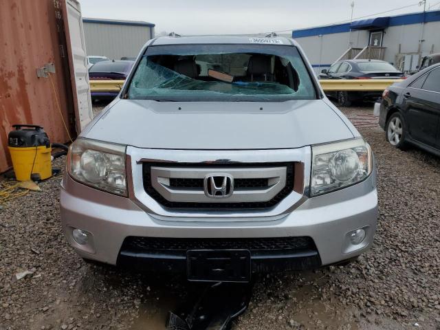 Photo 4 VIN: 5FNYF3H9XBB045229 - HONDA PILOT TOUR 