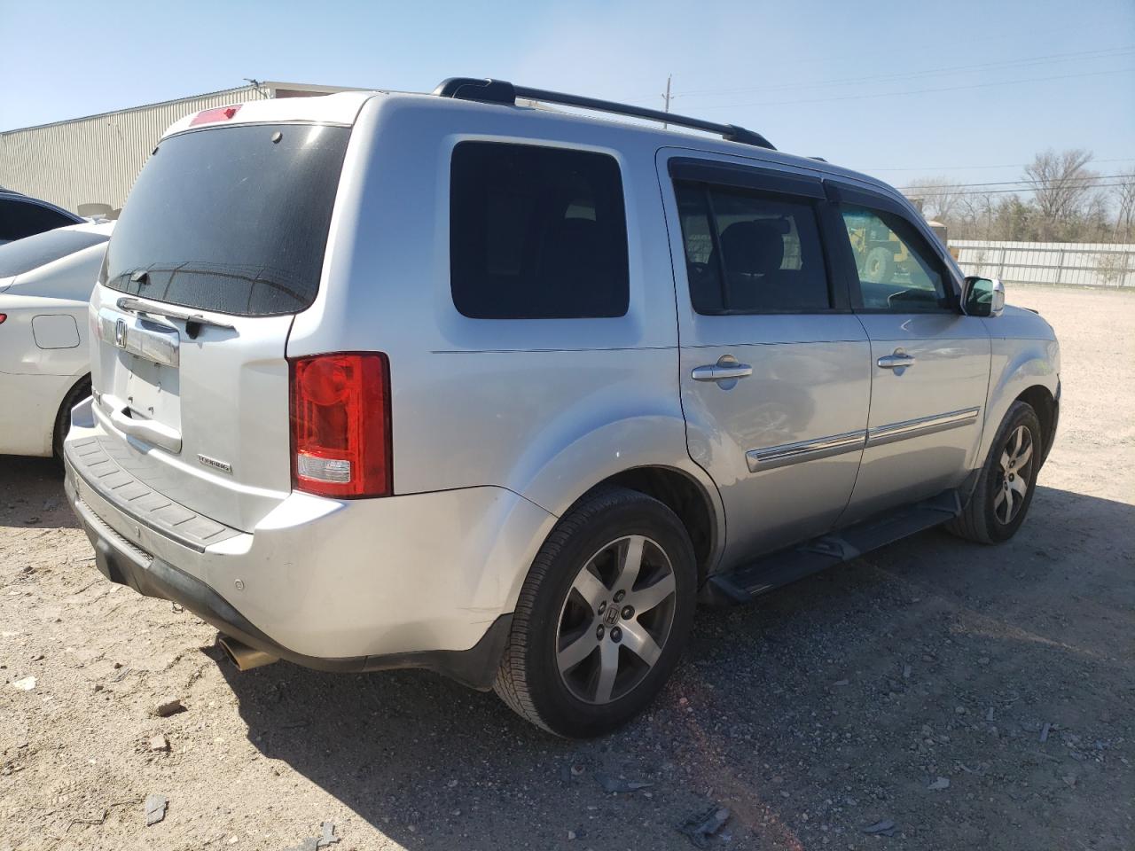 Photo 2 VIN: 5FNYF3H9XCB024561 - HONDA PILOT 