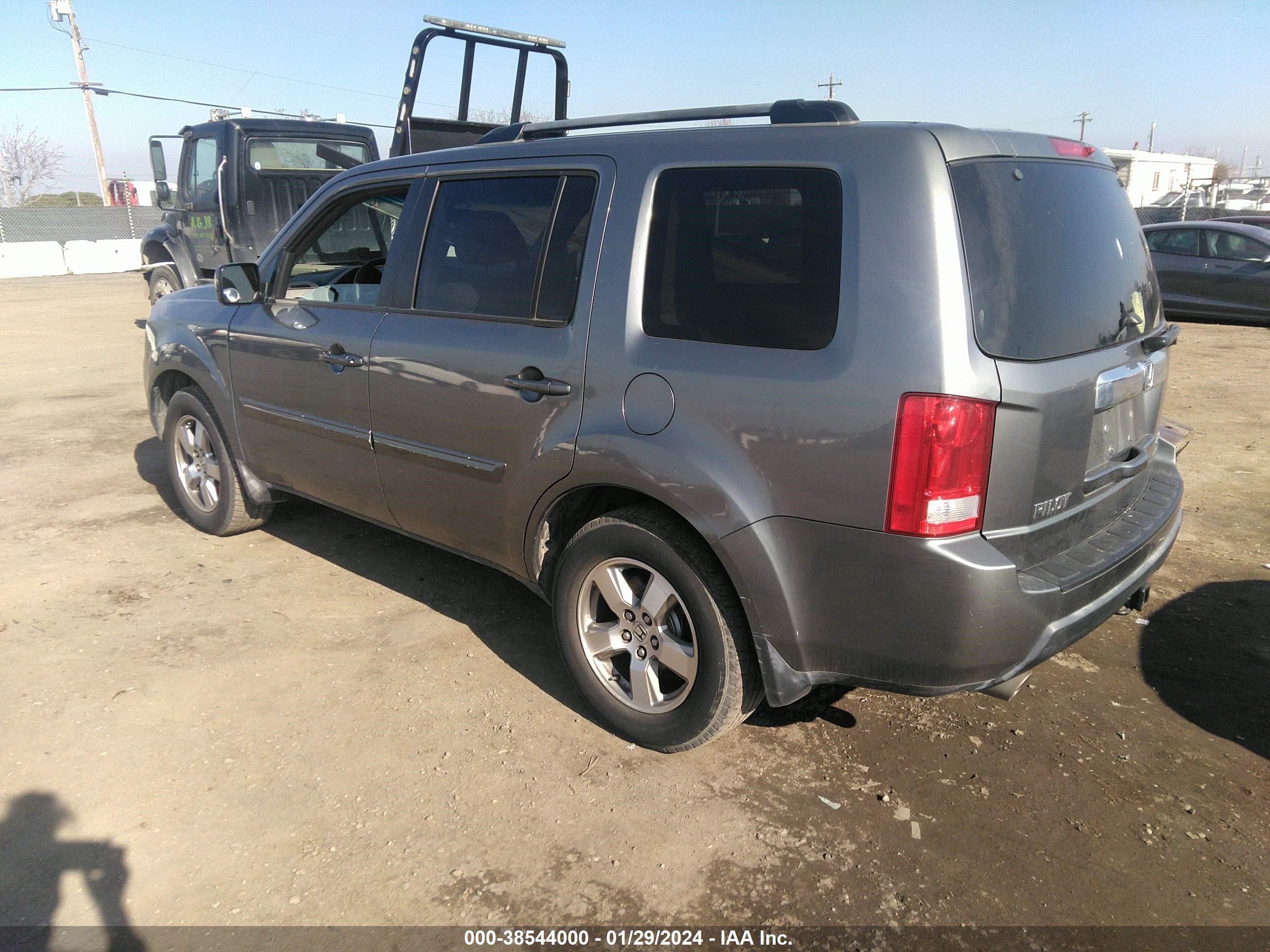 Photo 2 VIN: 5FNYF48409B037466 - HONDA PILOT 