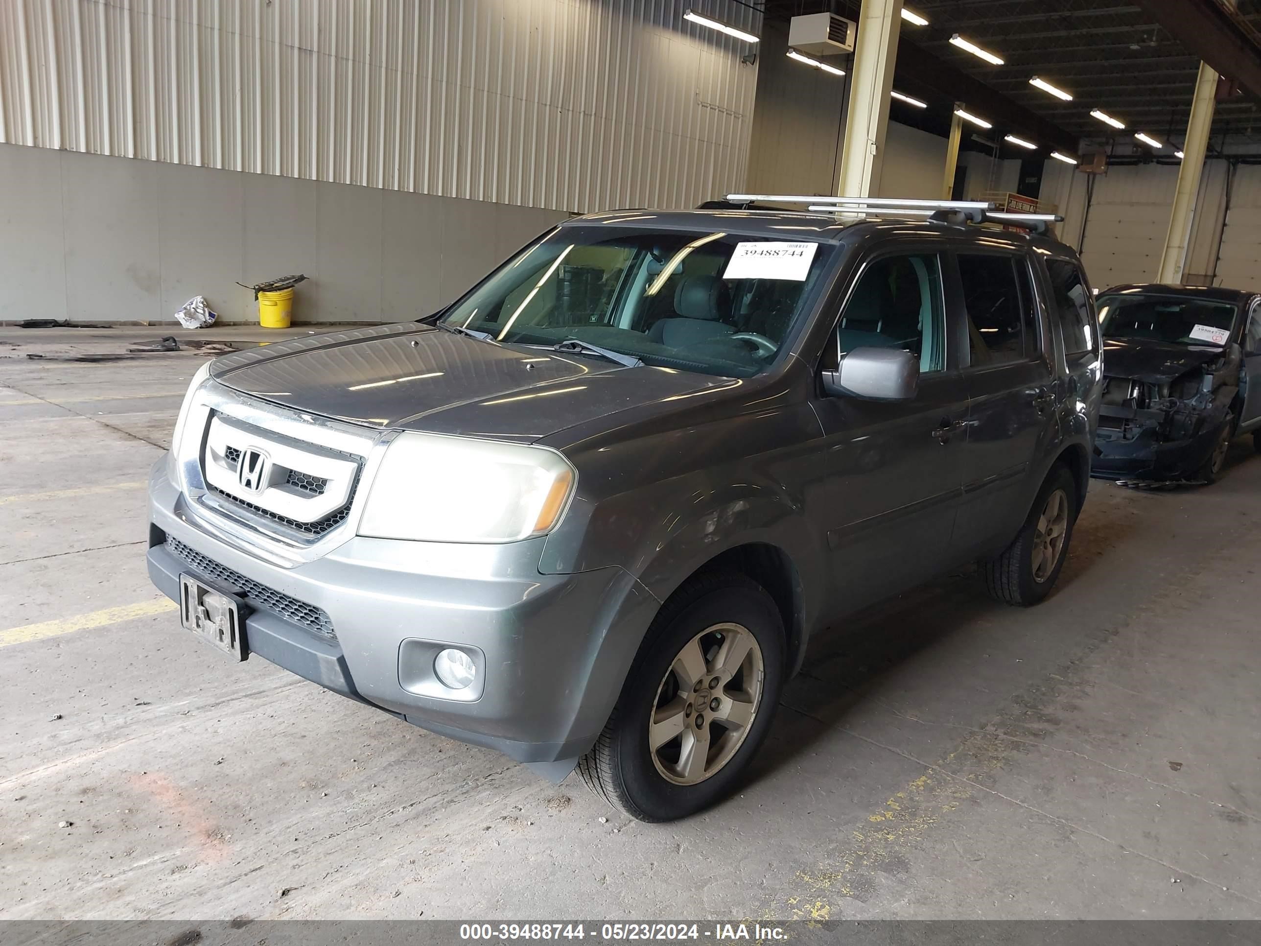 Photo 1 VIN: 5FNYF48429B043267 - HONDA PILOT 