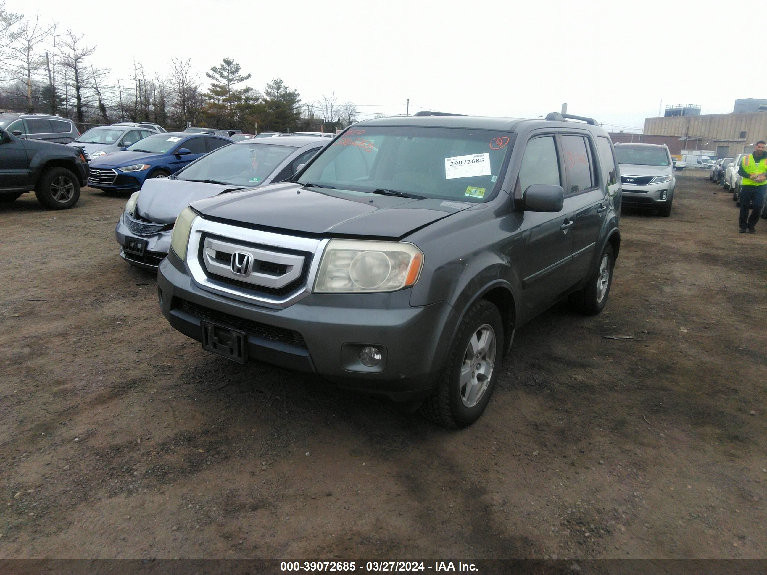 Photo 1 VIN: 5FNYF48449B002008 - HONDA PILOT 