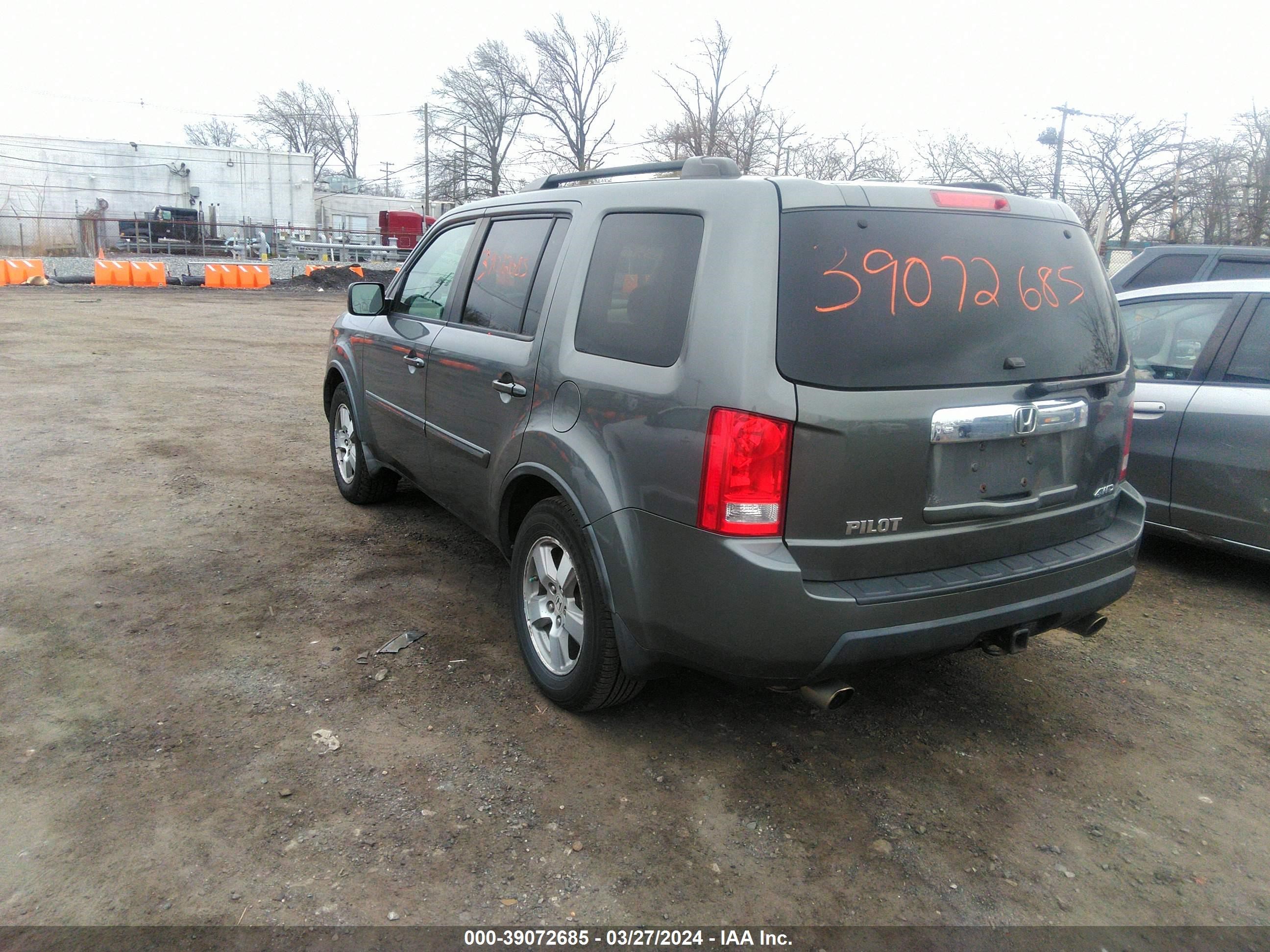 Photo 2 VIN: 5FNYF48449B002008 - HONDA PILOT 