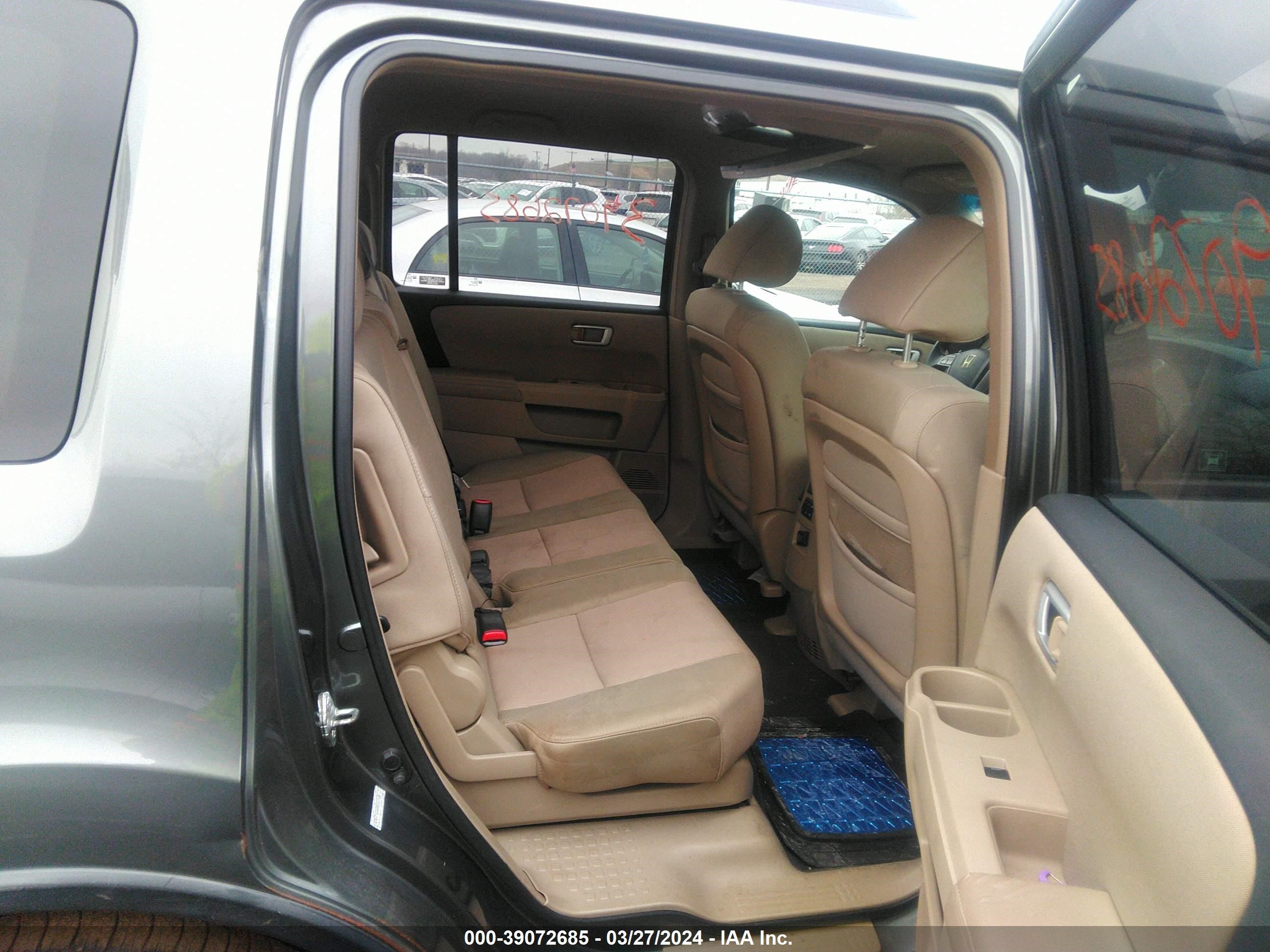 Photo 7 VIN: 5FNYF48449B002008 - HONDA PILOT 