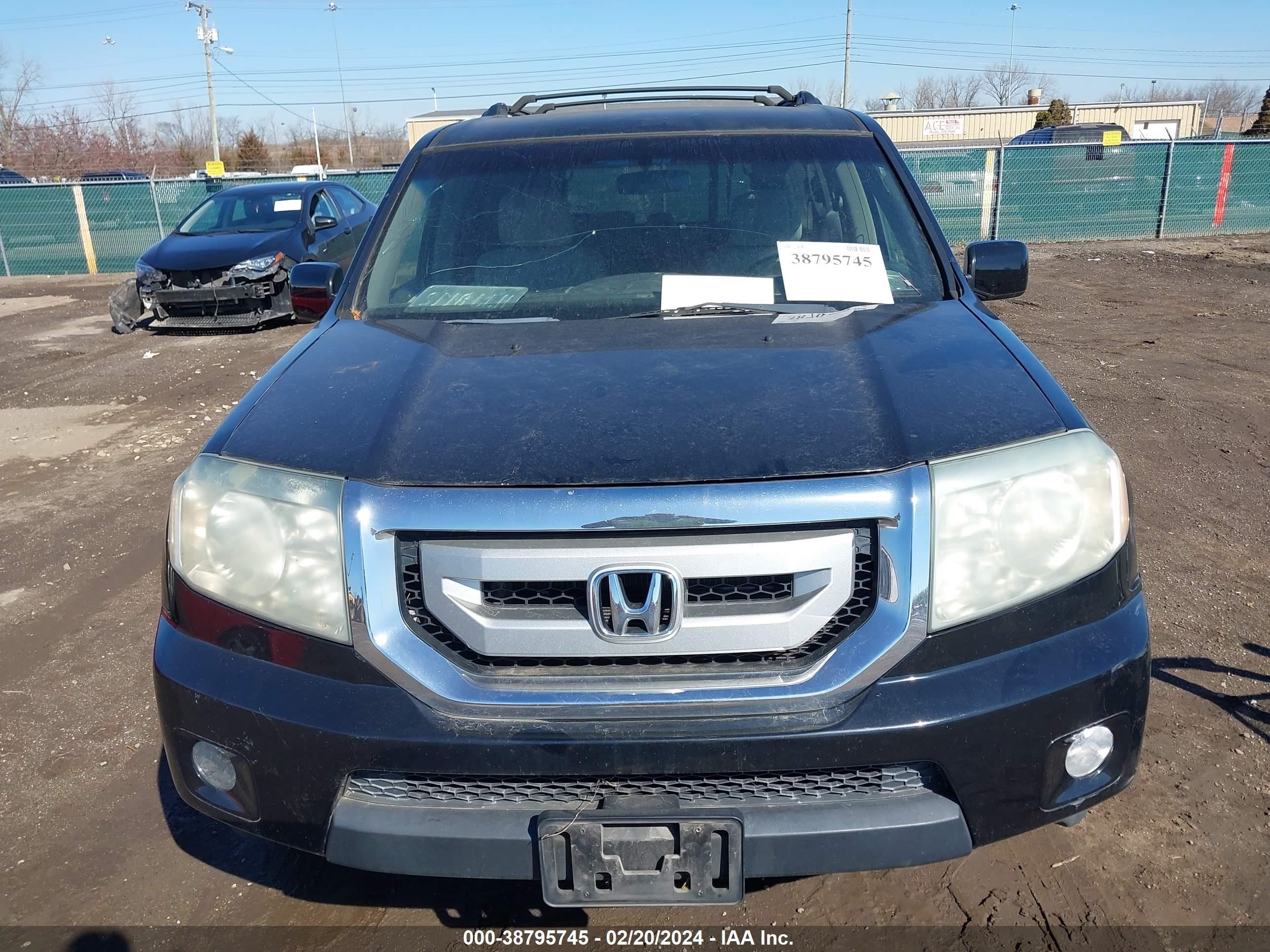 Photo 5 VIN: 5FNYF48469B014063 - HONDA PILOT 