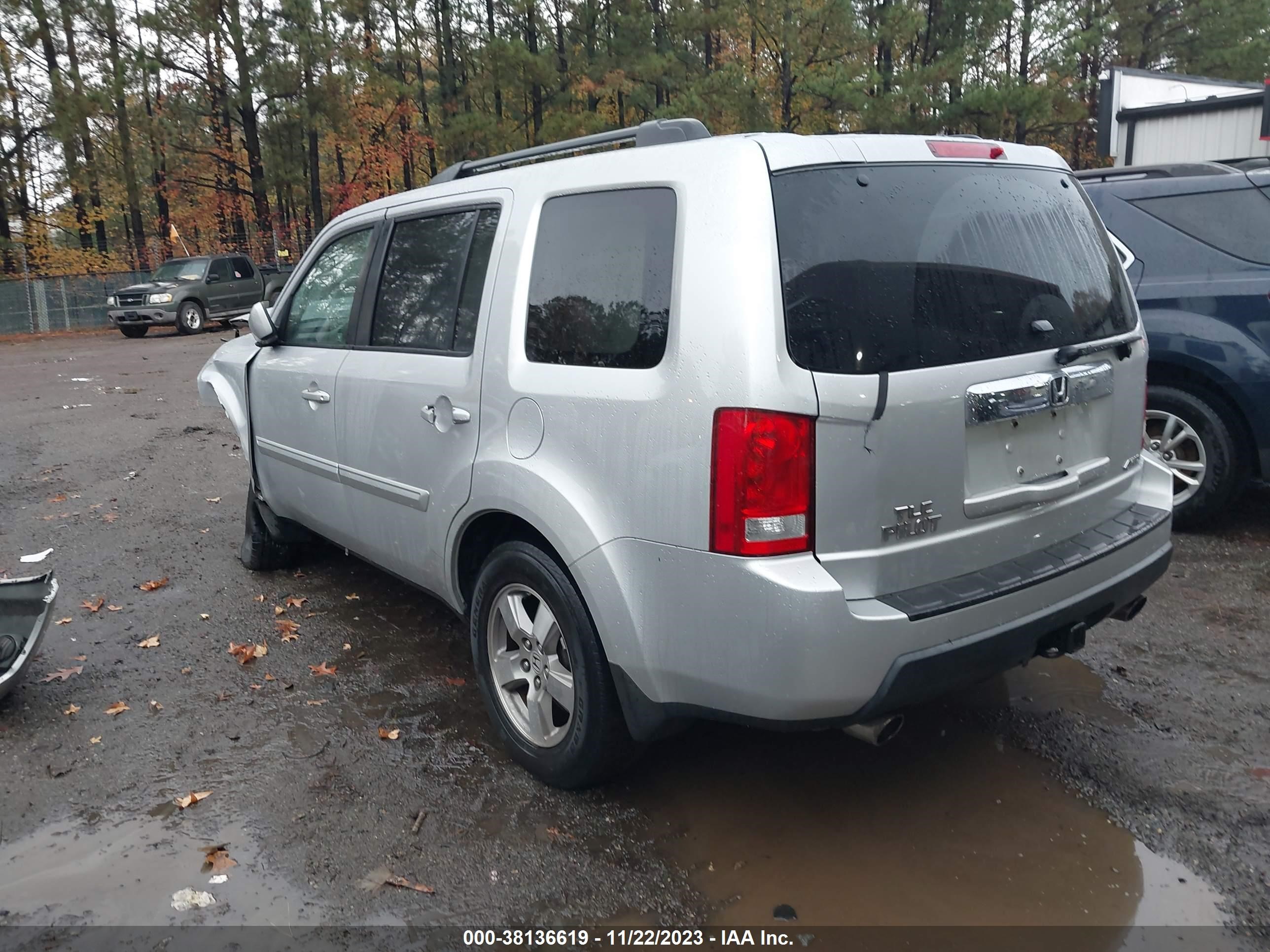 Photo 2 VIN: 5FNYF48479B030871 - HONDA PILOT 