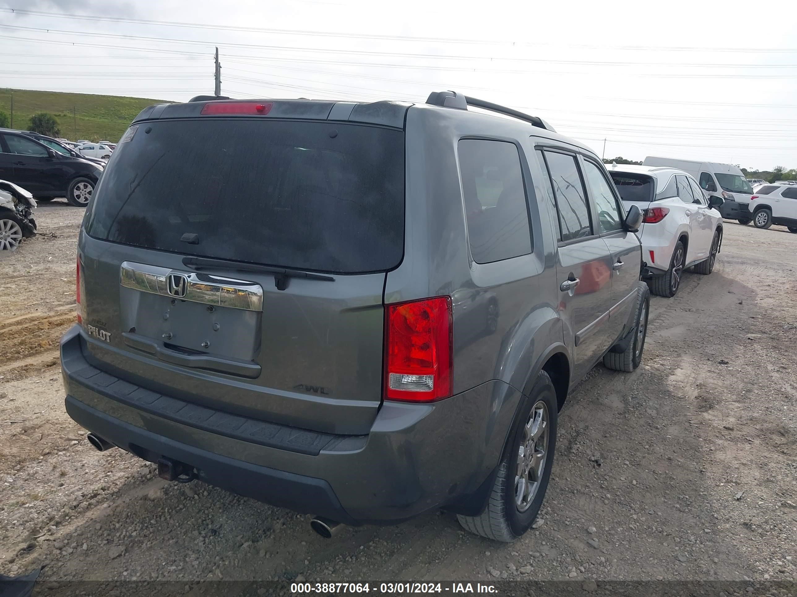 Photo 3 VIN: 5FNYF48509B025990 - HONDA PILOT 