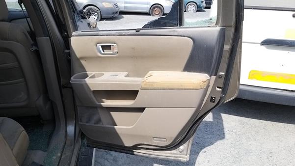 Photo 20 VIN: 5FNYF4852BB701023 - HONDA PILOT 