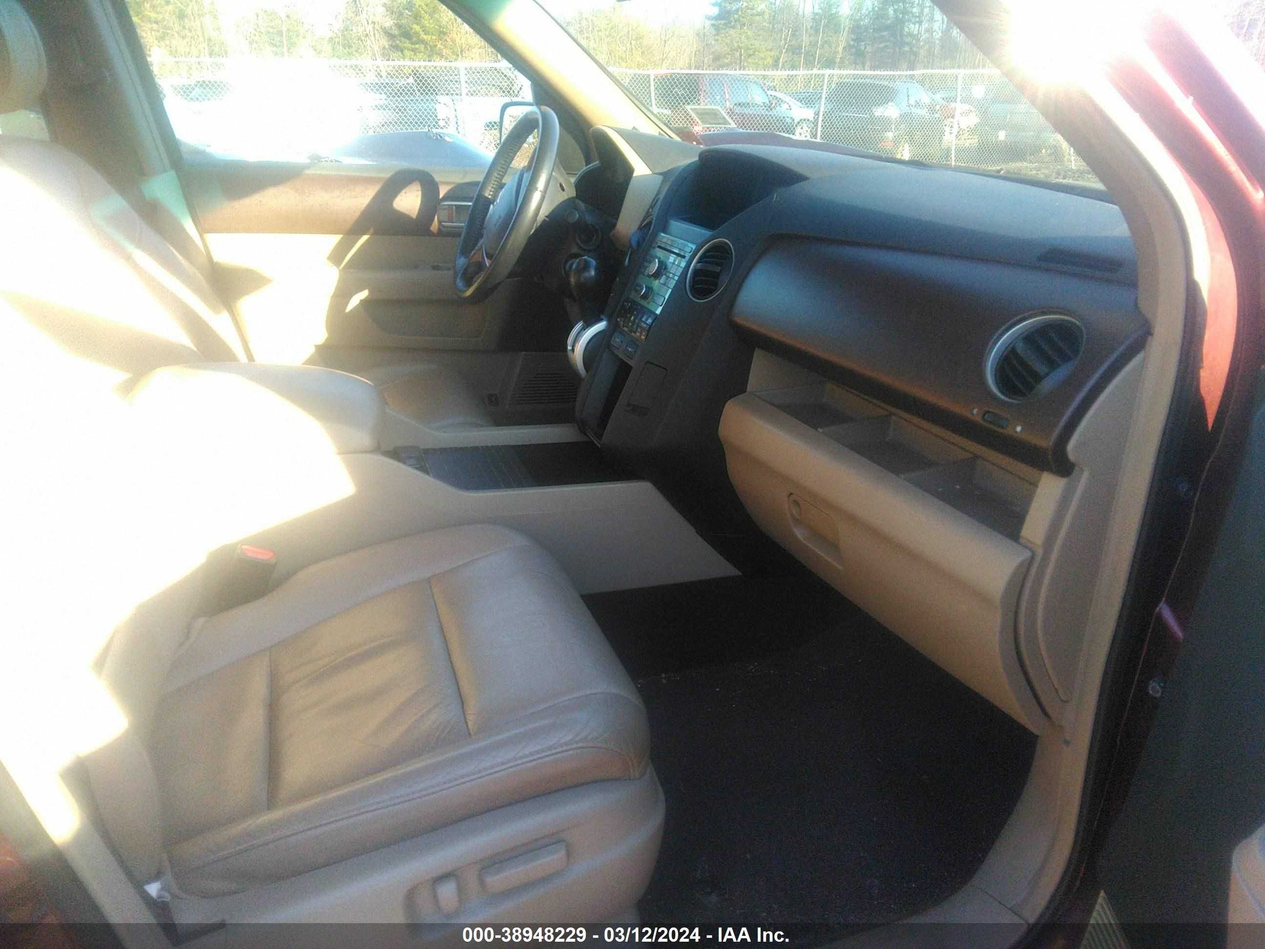 Photo 4 VIN: 5FNYF48579B001900 - HONDA PILOT 