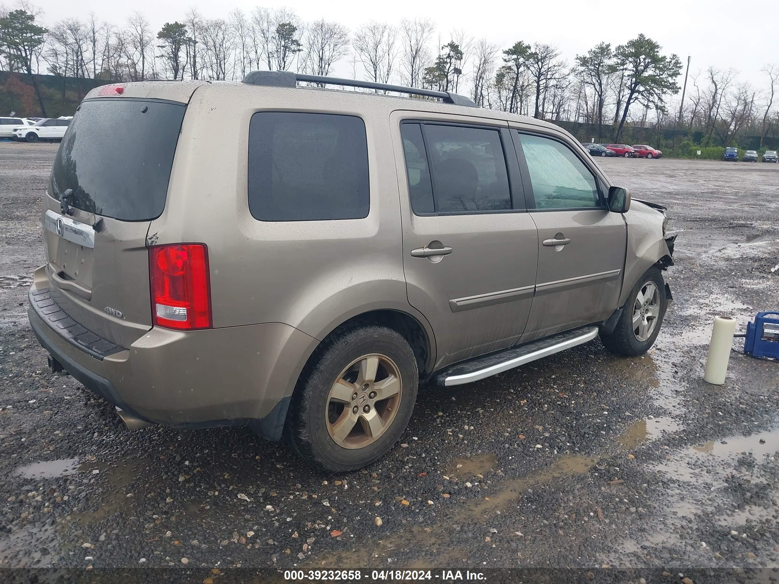 Photo 3 VIN: 5FNYF48589B035215 - HONDA PILOT 