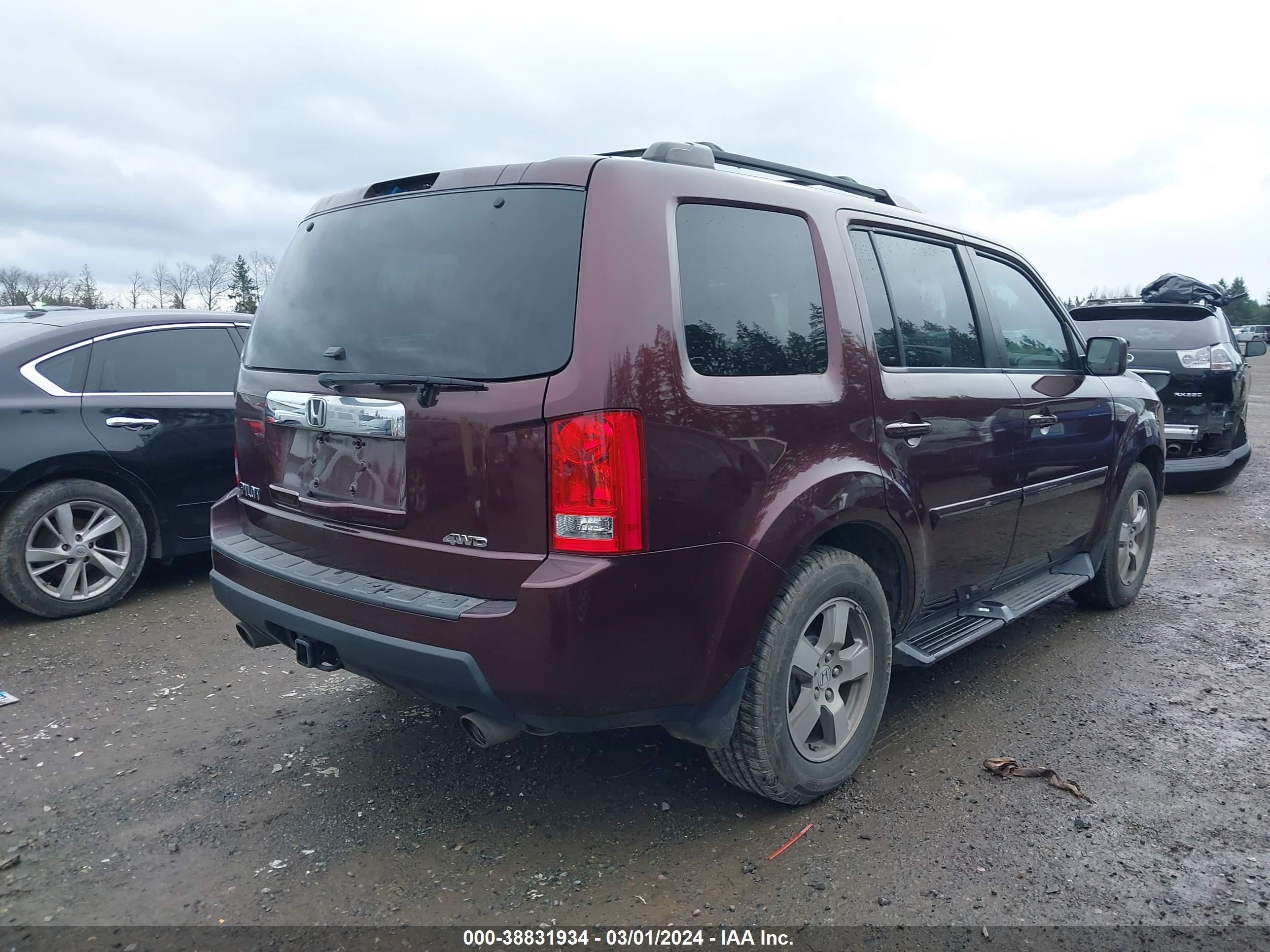 Photo 3 VIN: 5FNYF485X9B037418 - HONDA PILOT 