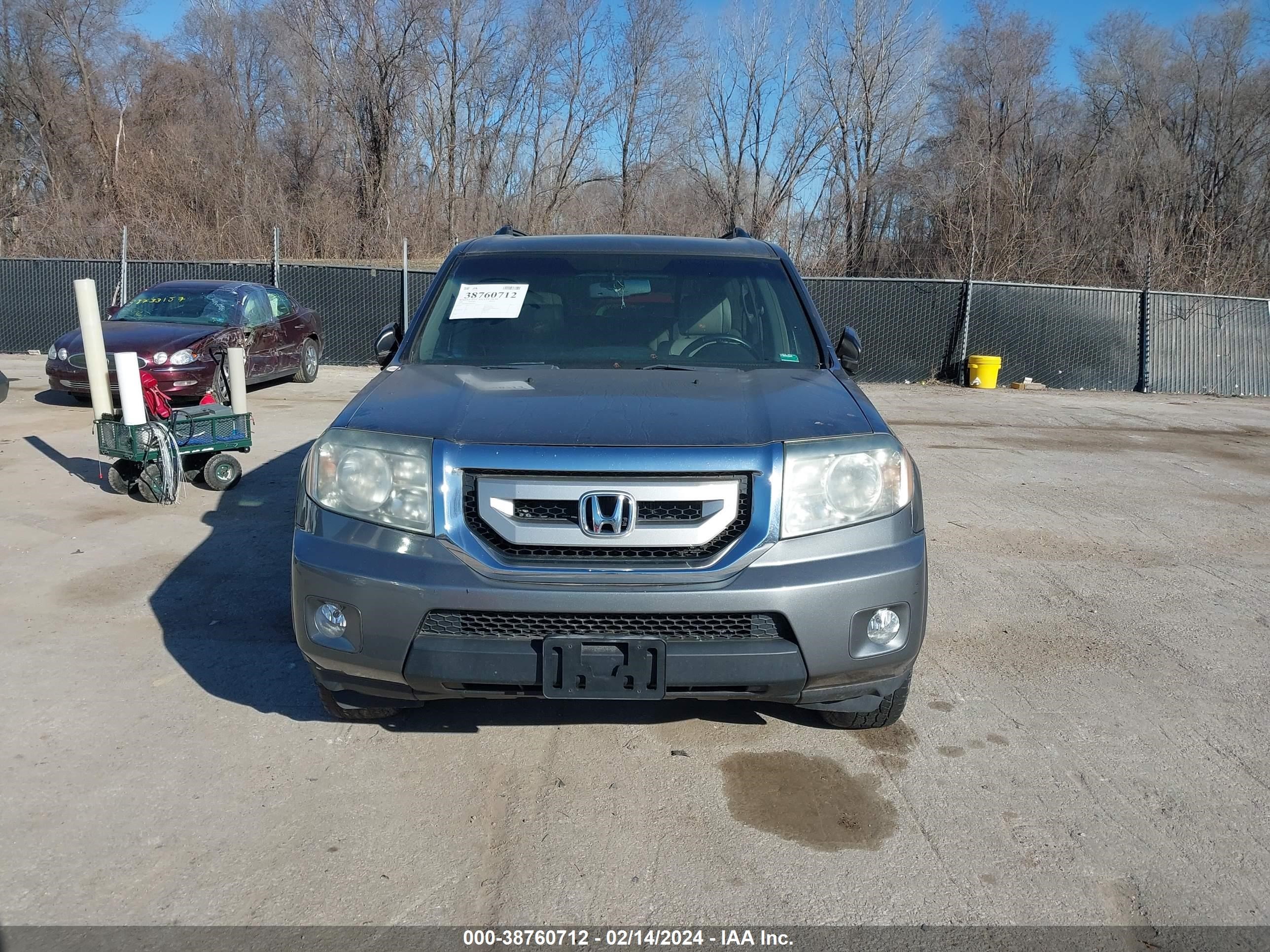 Photo 5 VIN: 5FNYF485X9B039203 - HONDA PILOT 