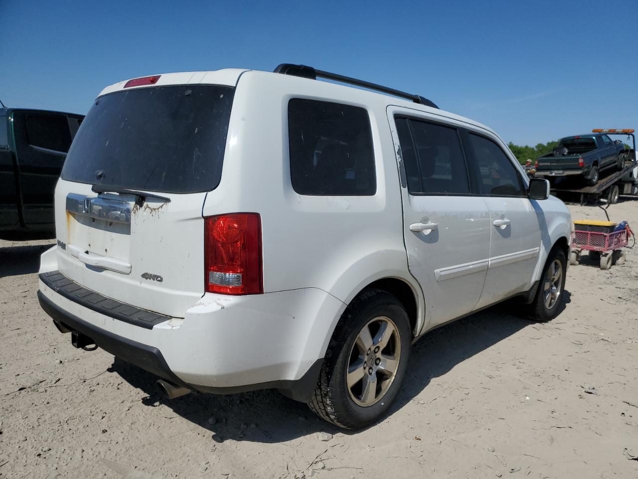 Photo 2 VIN: 5FNYF48619B019348 - HONDA PILOT 