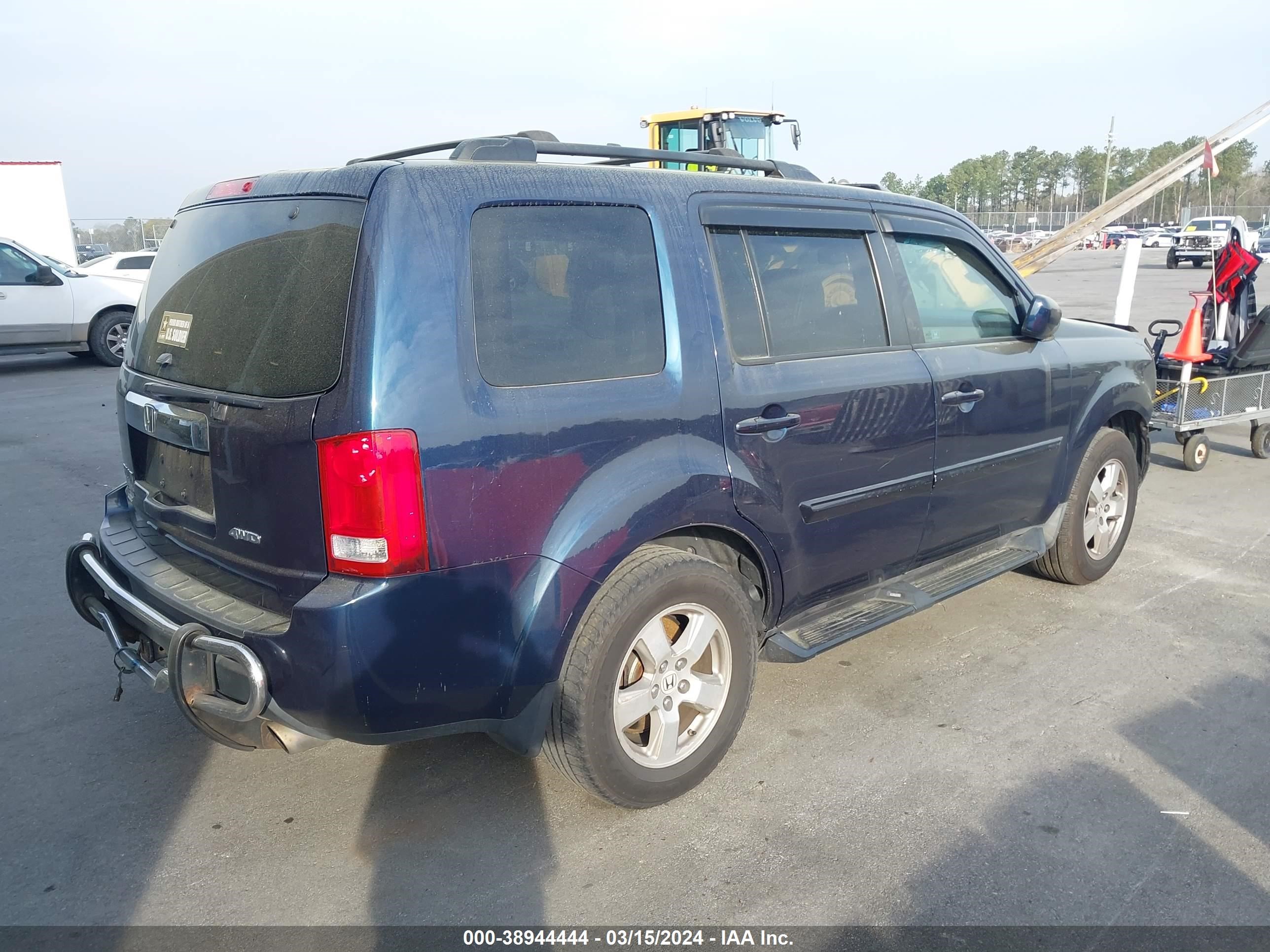 Photo 3 VIN: 5FNYF48619B029944 - HONDA PILOT 