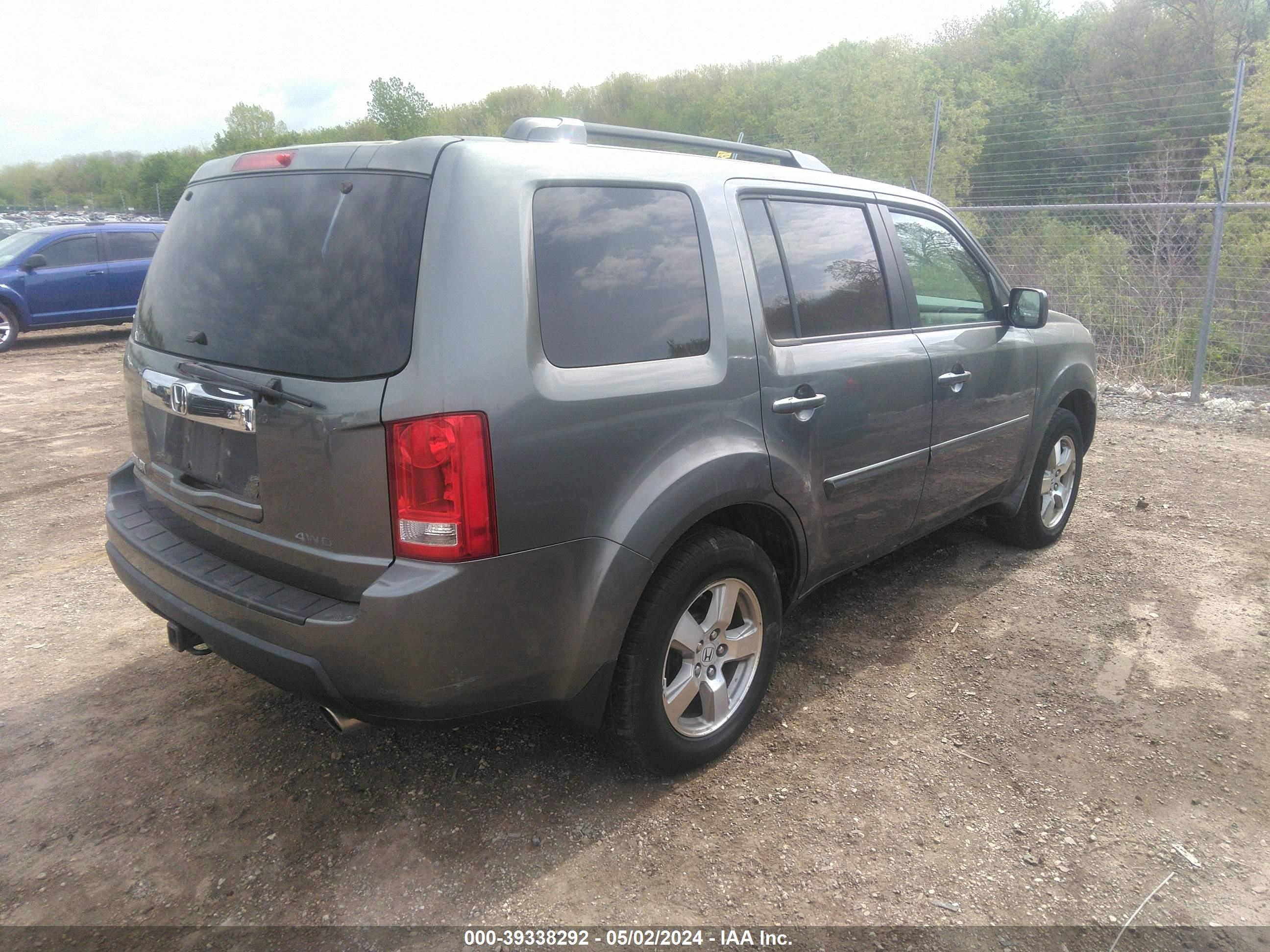 Photo 3 VIN: 5FNYF48669B020642 - HONDA PILOT 