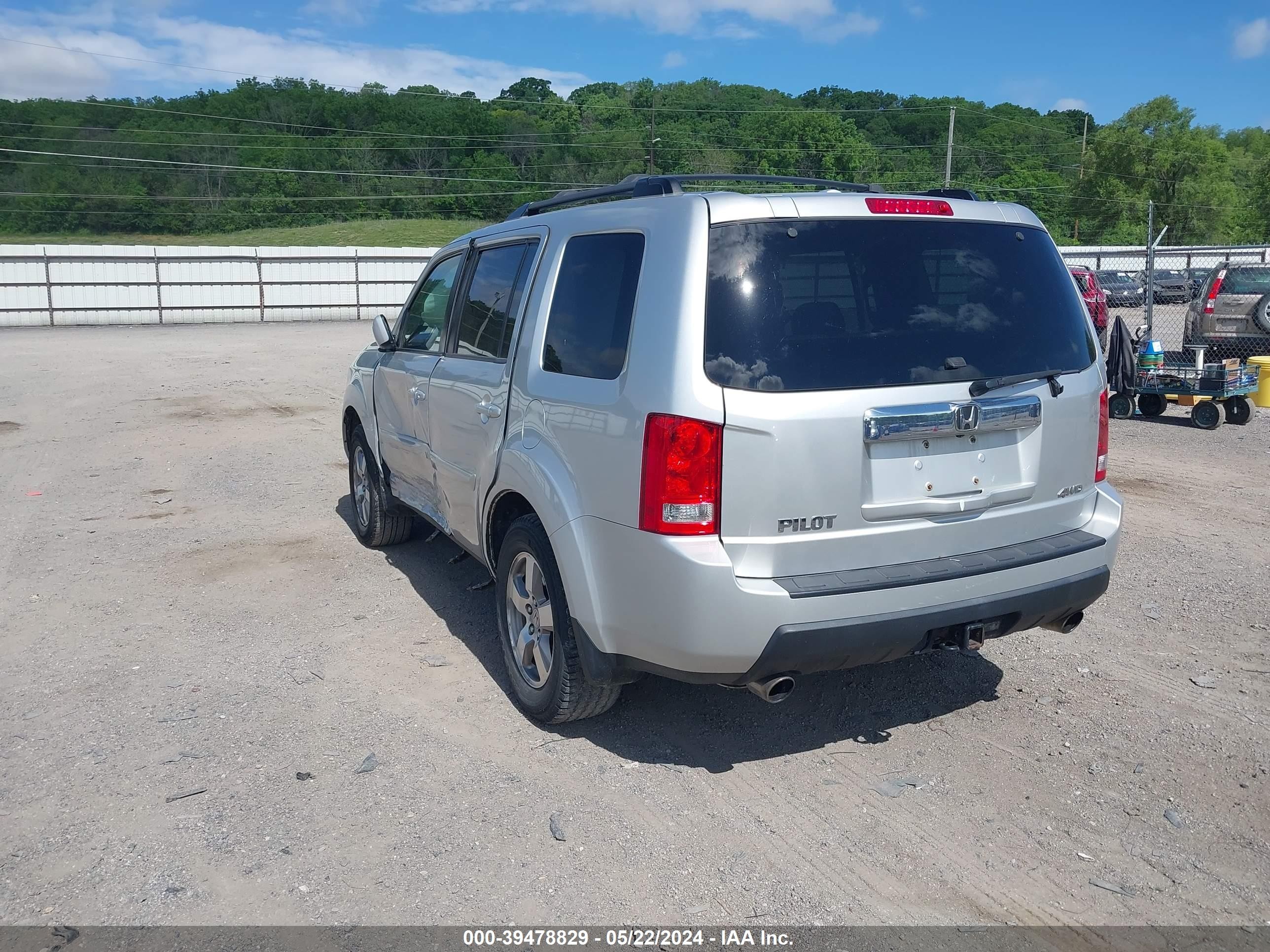 Photo 2 VIN: 5FNYF48699B054770 - HONDA PILOT 